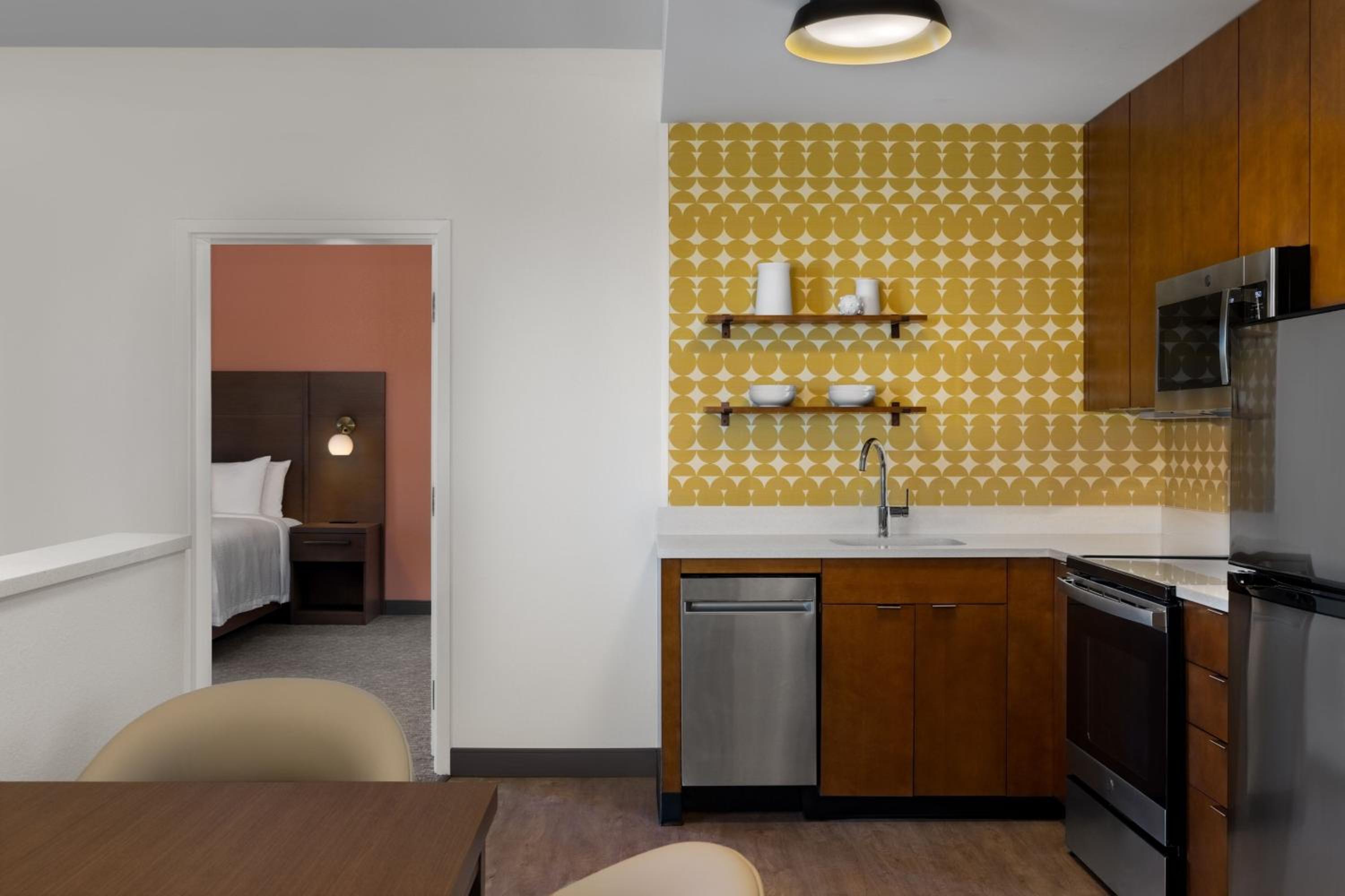 One-Bedroom King Suite with Sofa Bed  - Photo 3