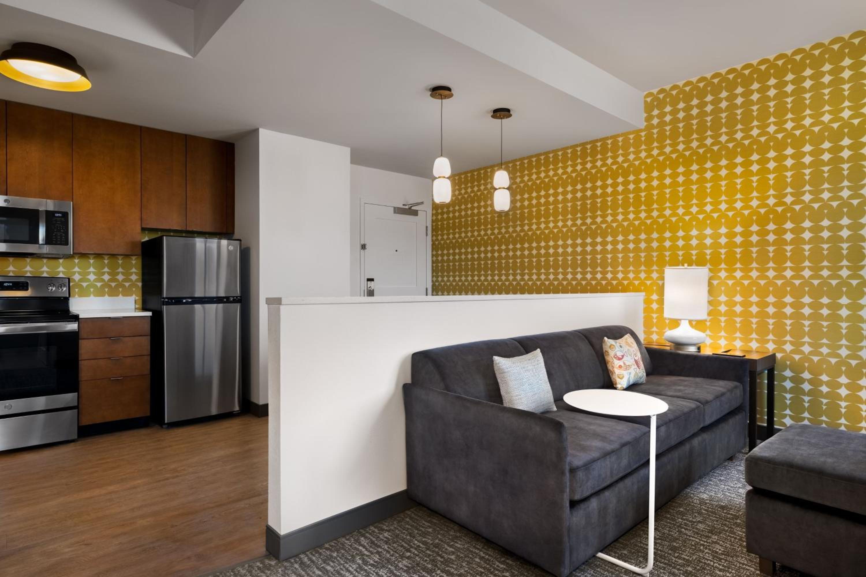 One-Bedroom King Suite with Sofa Bed  - Photo 4