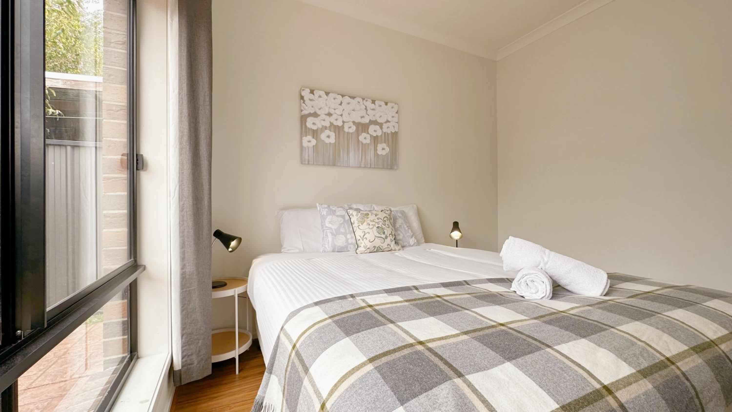 Three-Bedroom House photo 2