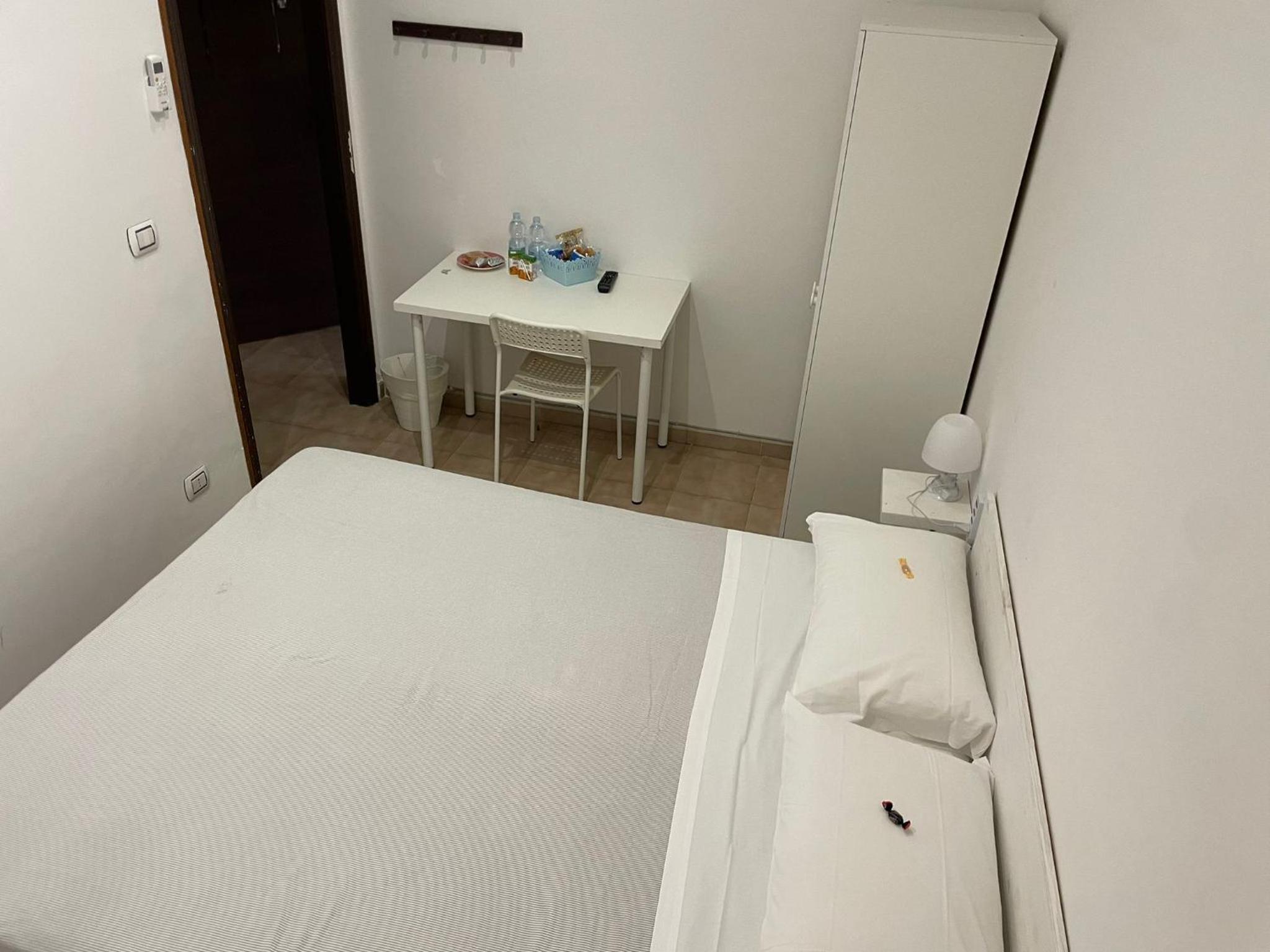 Double Room with Private Bathroom photo 2