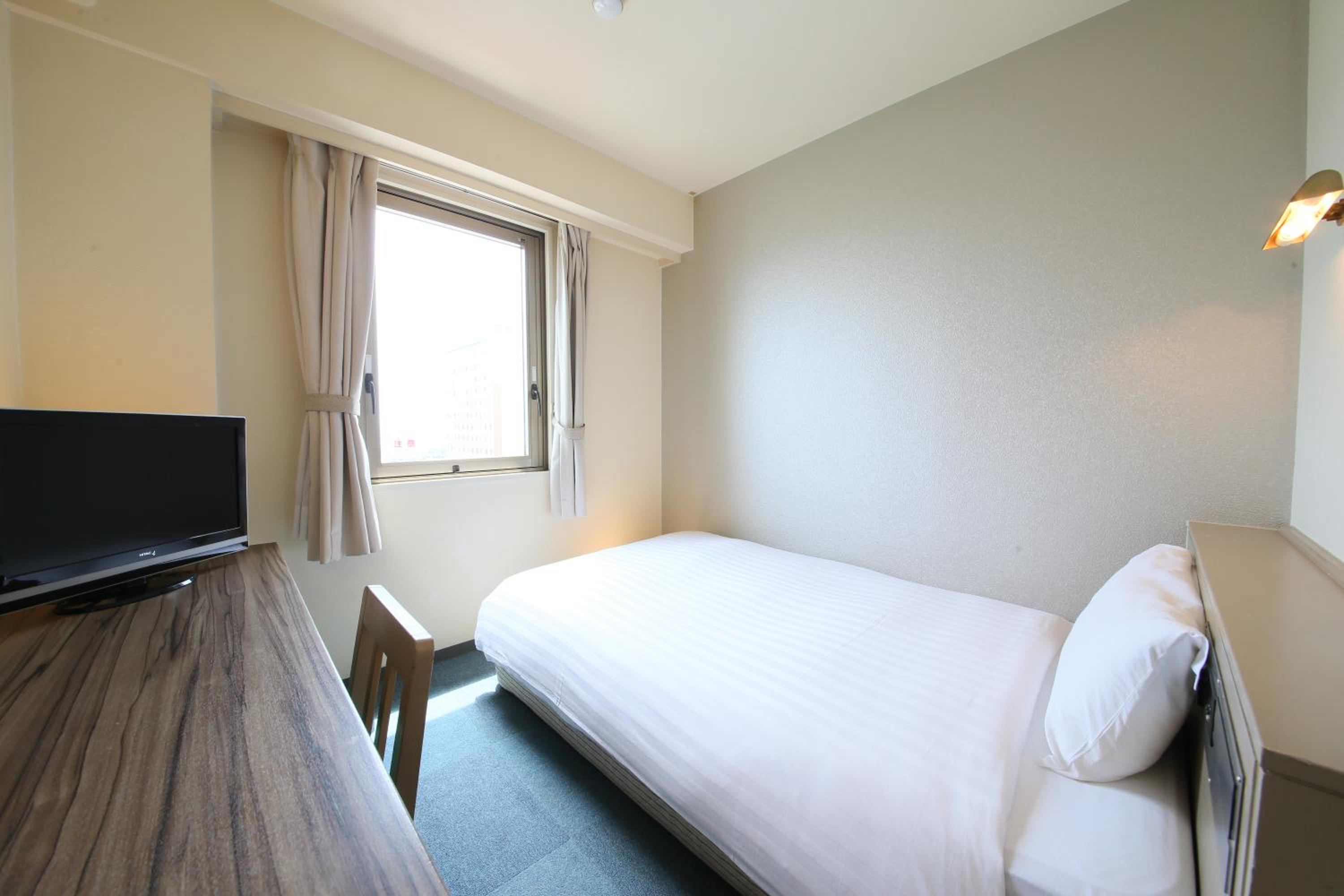 Single Room - Smoking - Photo 2