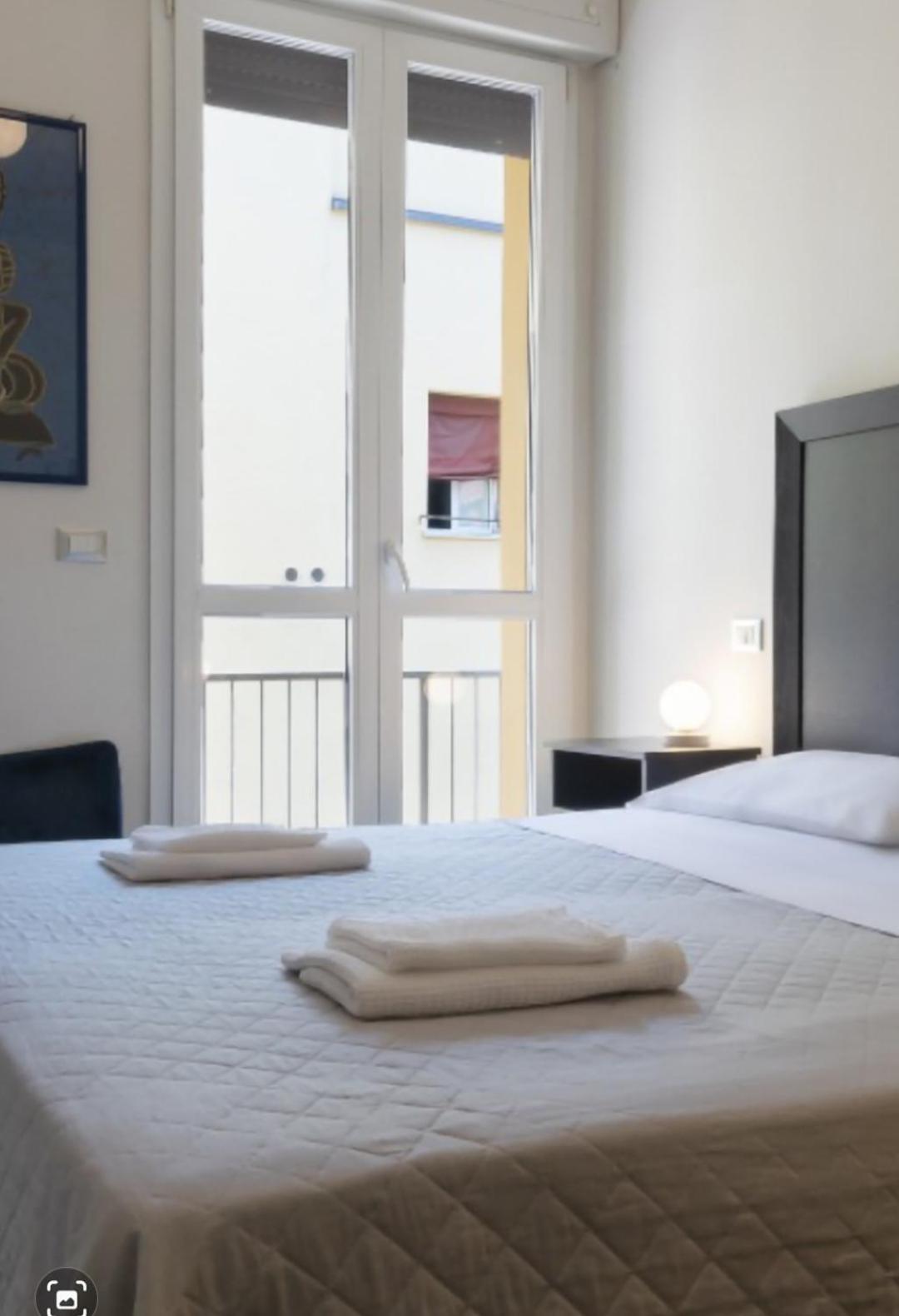 Double or Twin Room - Photo 5