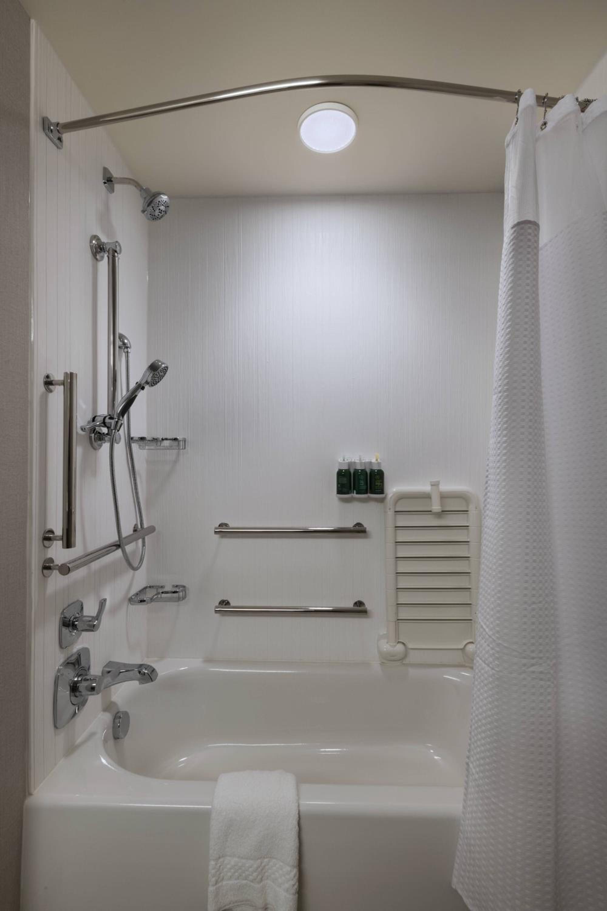 Guest room, 2 Queen - Photo 3