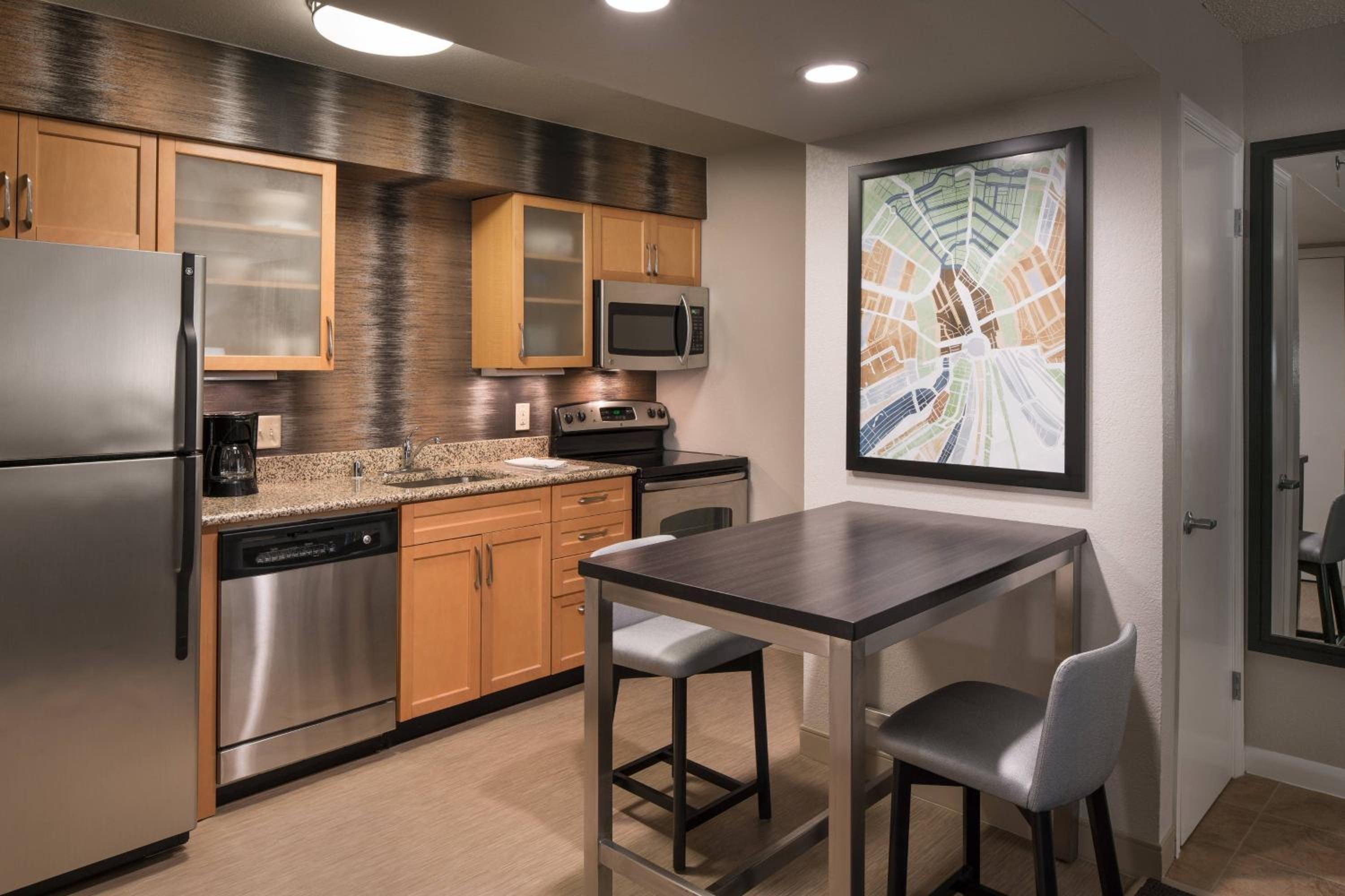 Two-Bedroom Penthouse Suite photo 2
