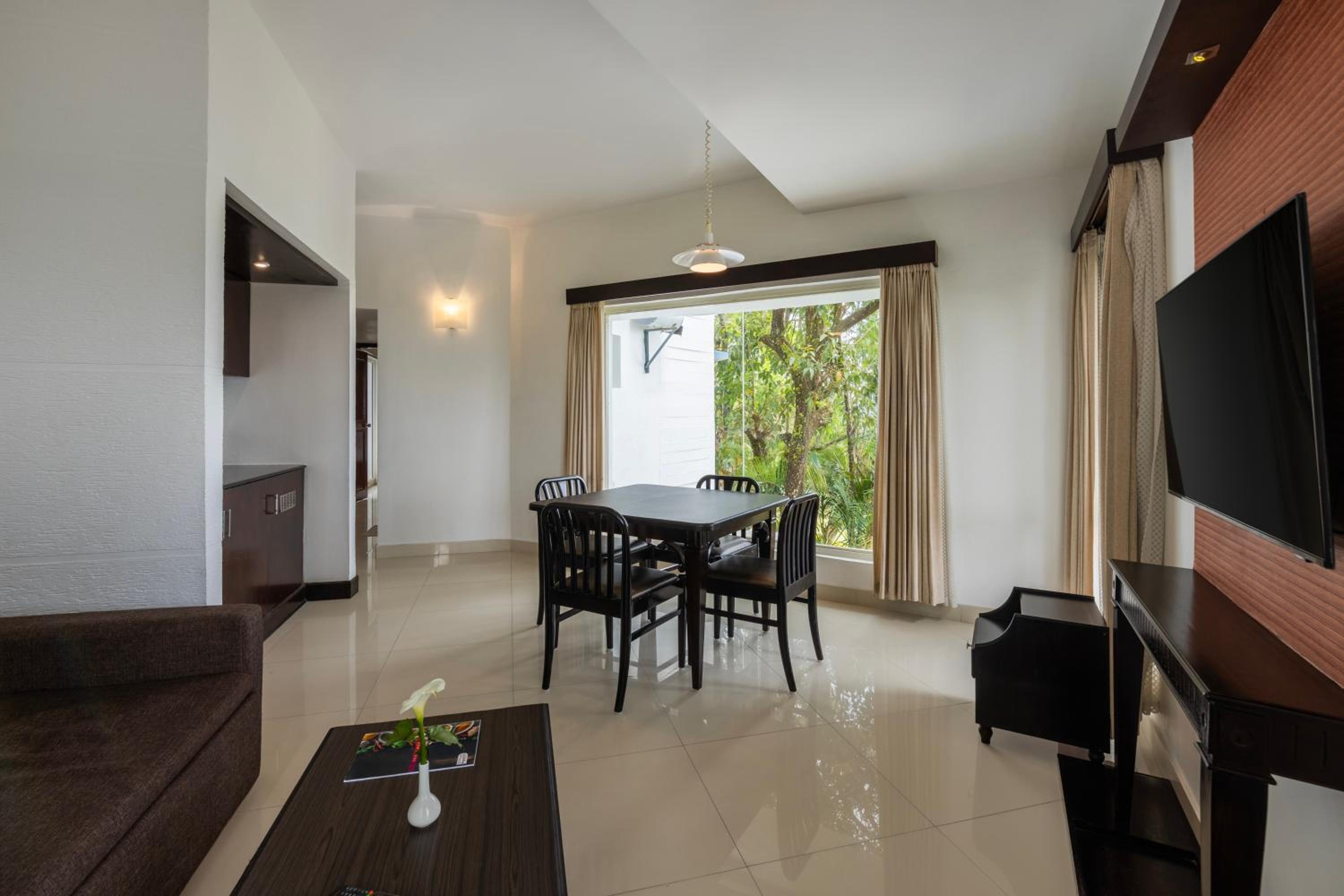 Privilege Suite - Photo 3