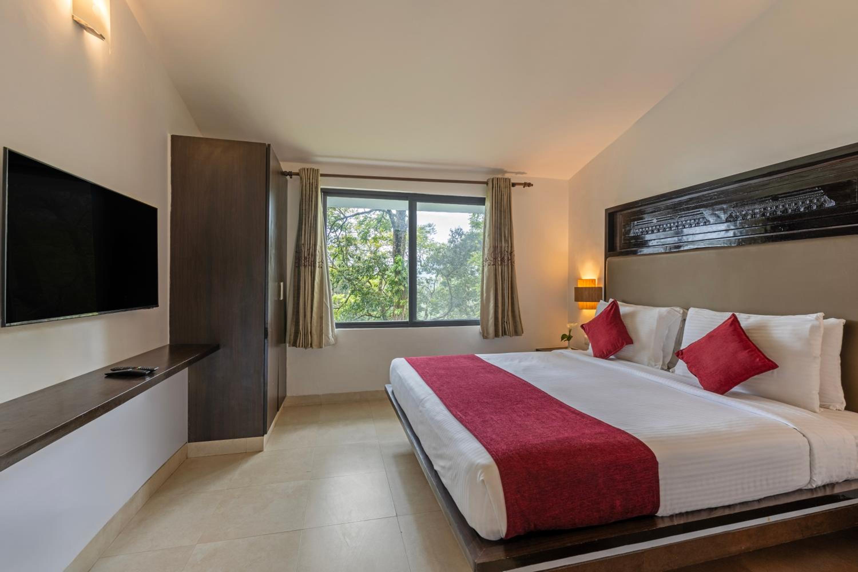 Privilege Suite - Photo 1
