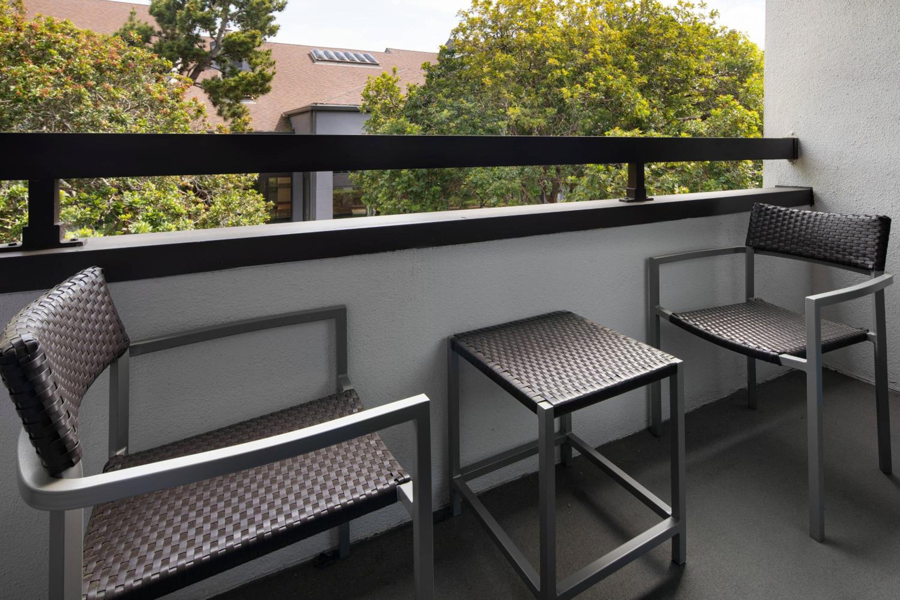 King Room with Courtyard View - Photo 6
