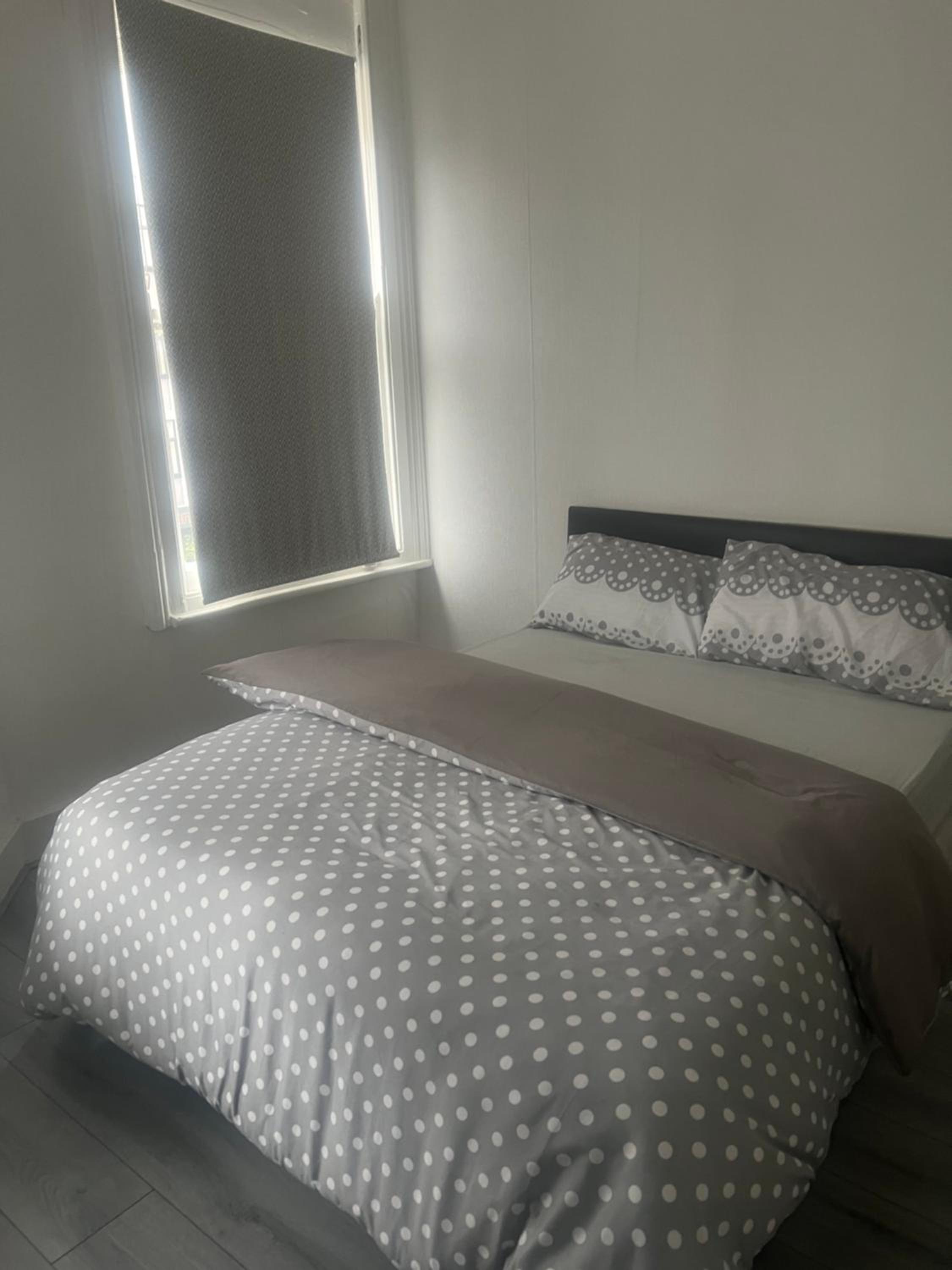 Double Room with Shared Bathroom photo 2