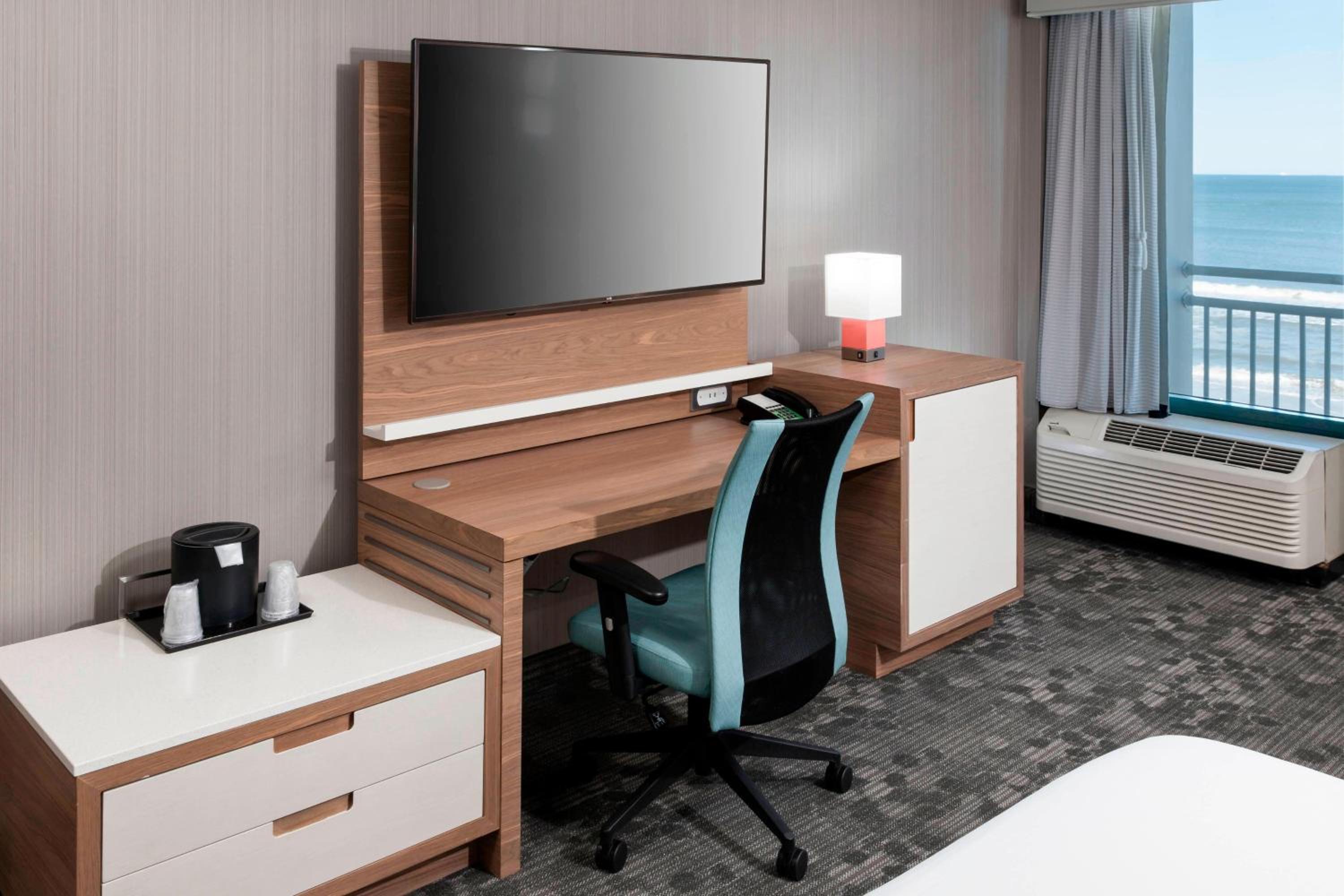 Deluxe Guest room, 2 Double, High Floor view, Ocean view photo 3