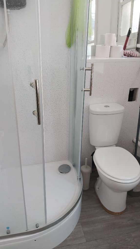 Double Room with Shared Bathroom photo 1