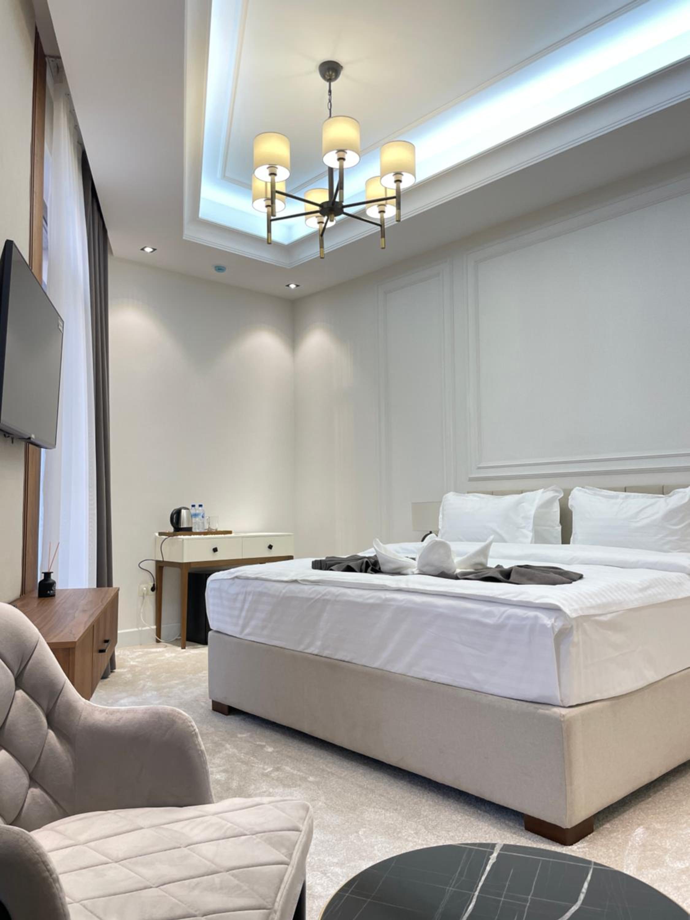 Deluxe Double Room with Balcony photo 3