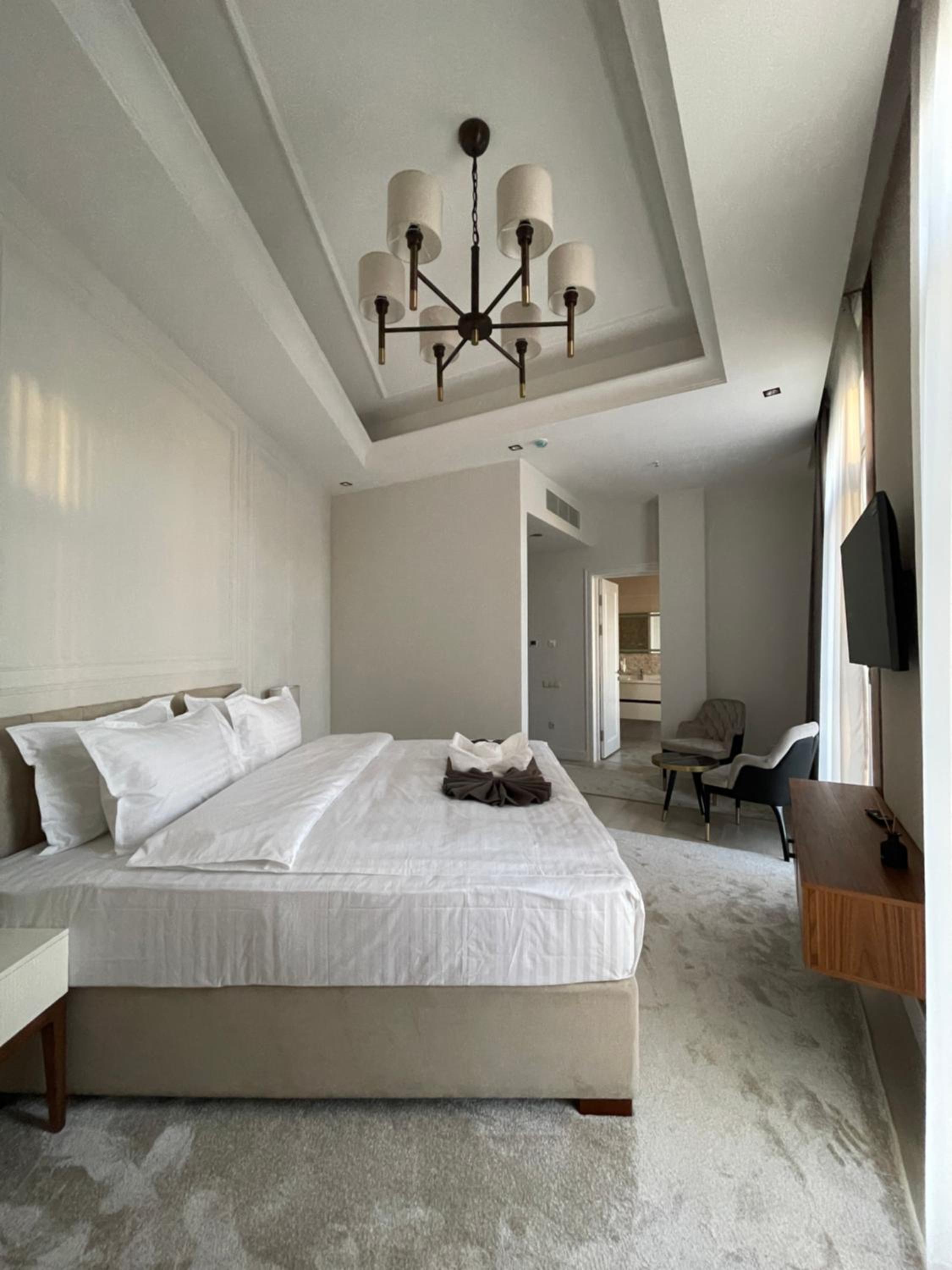 Deluxe Double Room with Balcony photo 2