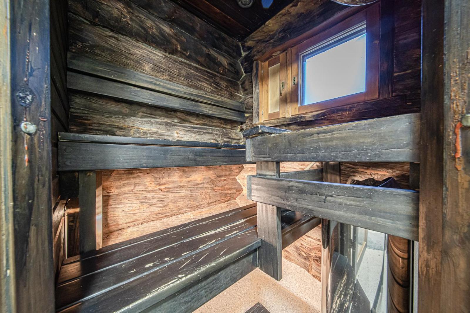 One-bedroom Loft Apartment  photo 2