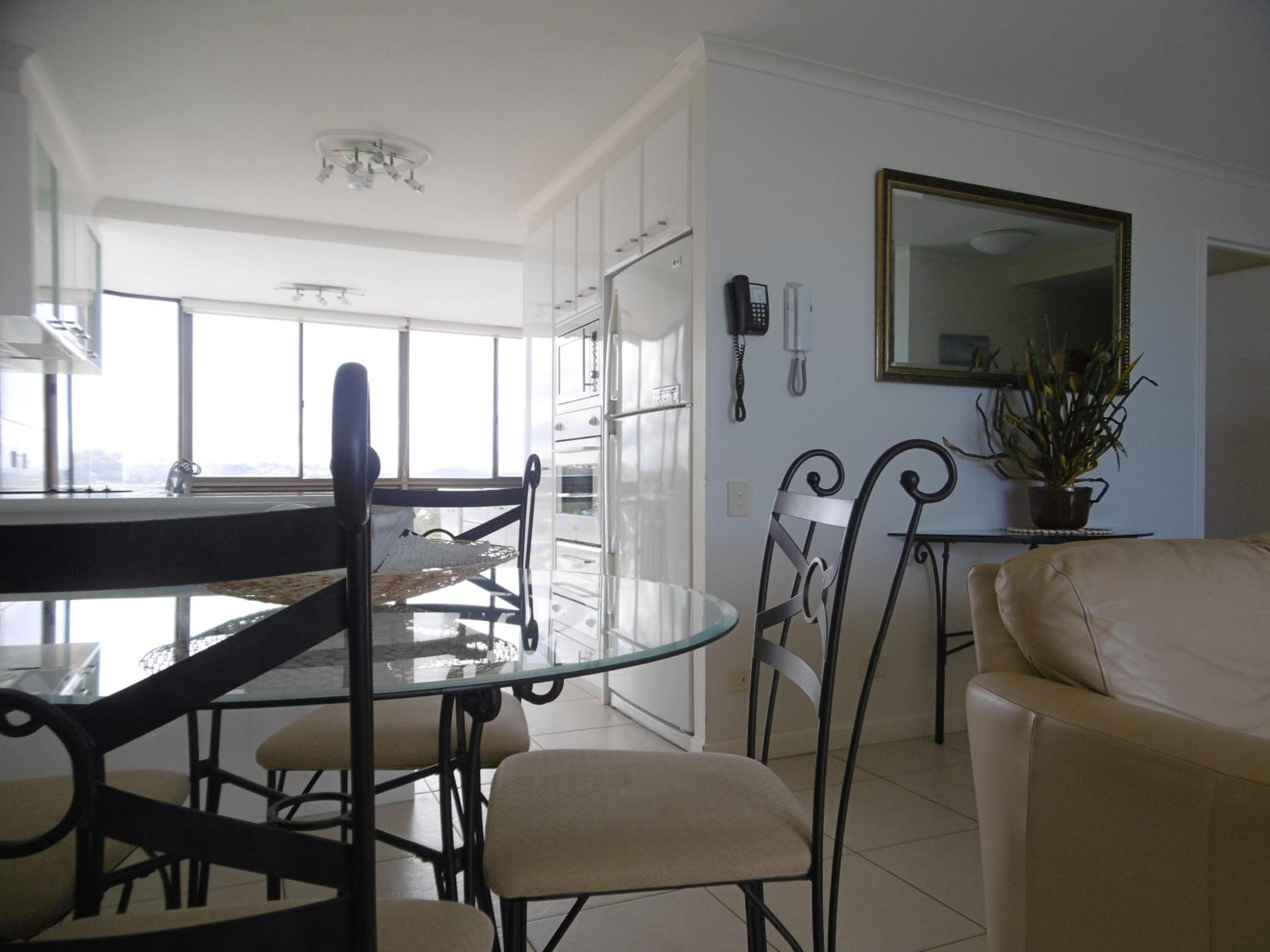 Deluxe Two-Bedroom Apartment With Ocean View photo 3