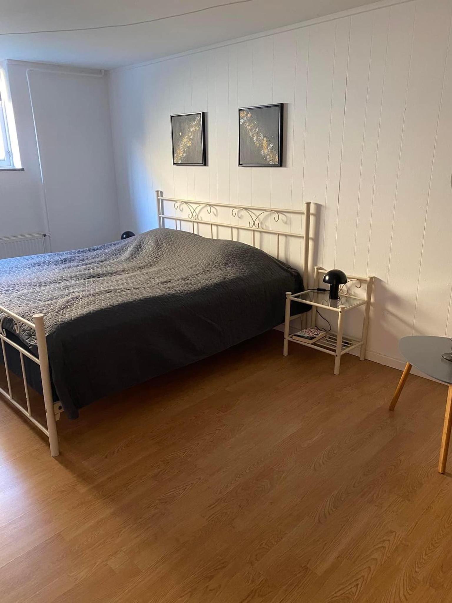 Double Room with Shared Bathroom photo 1