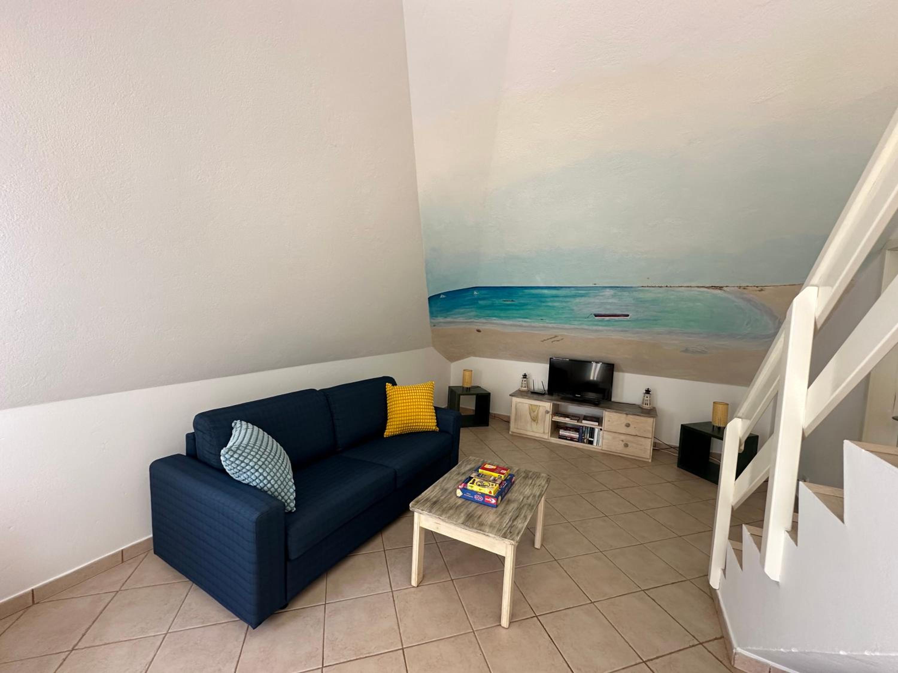 One-Bedroom Apartment photo 1