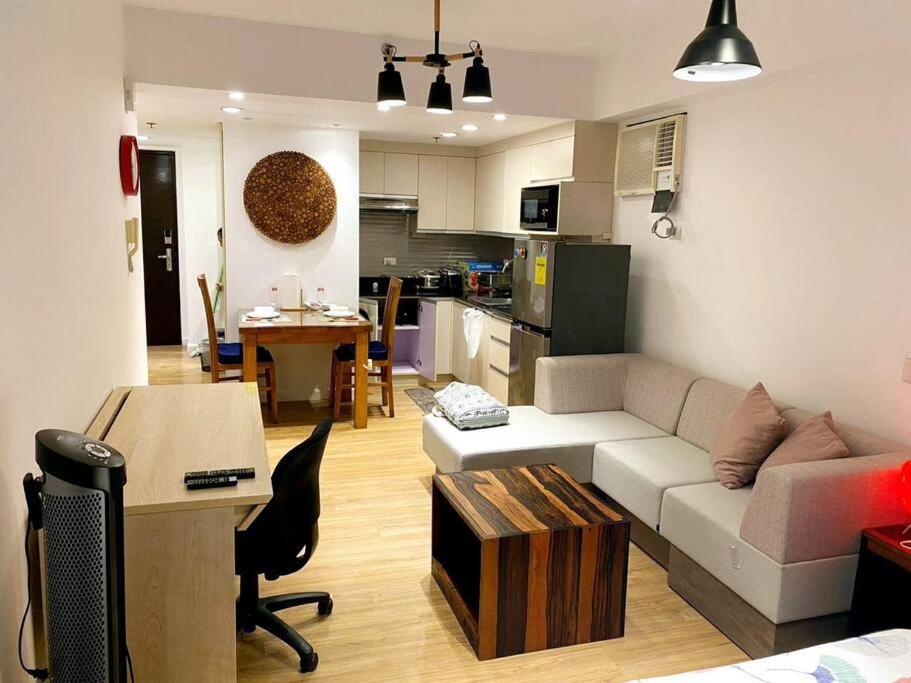 One-Bedroom Apartment photo 2