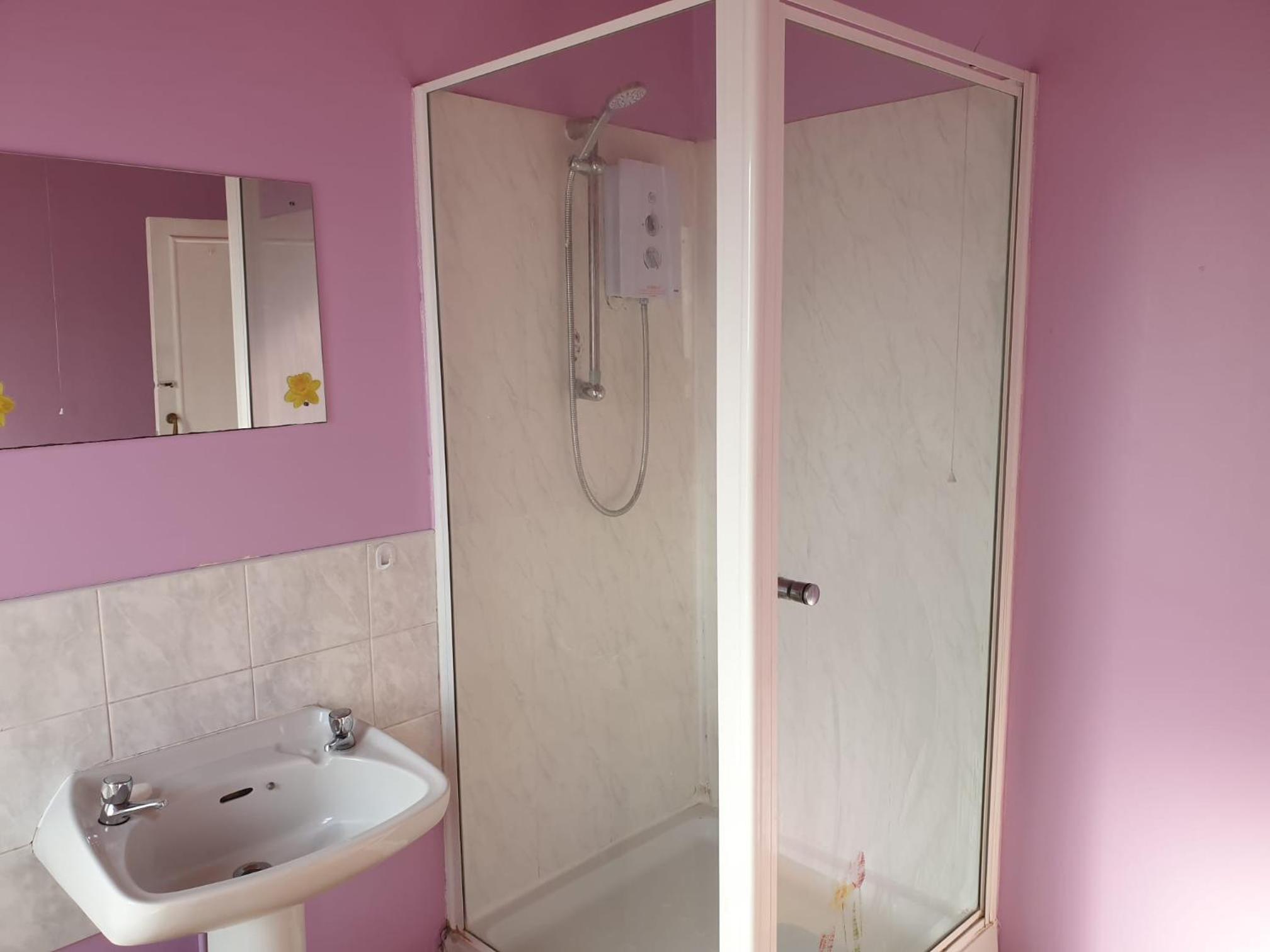 Double Room with Shared Bathroom photo 2