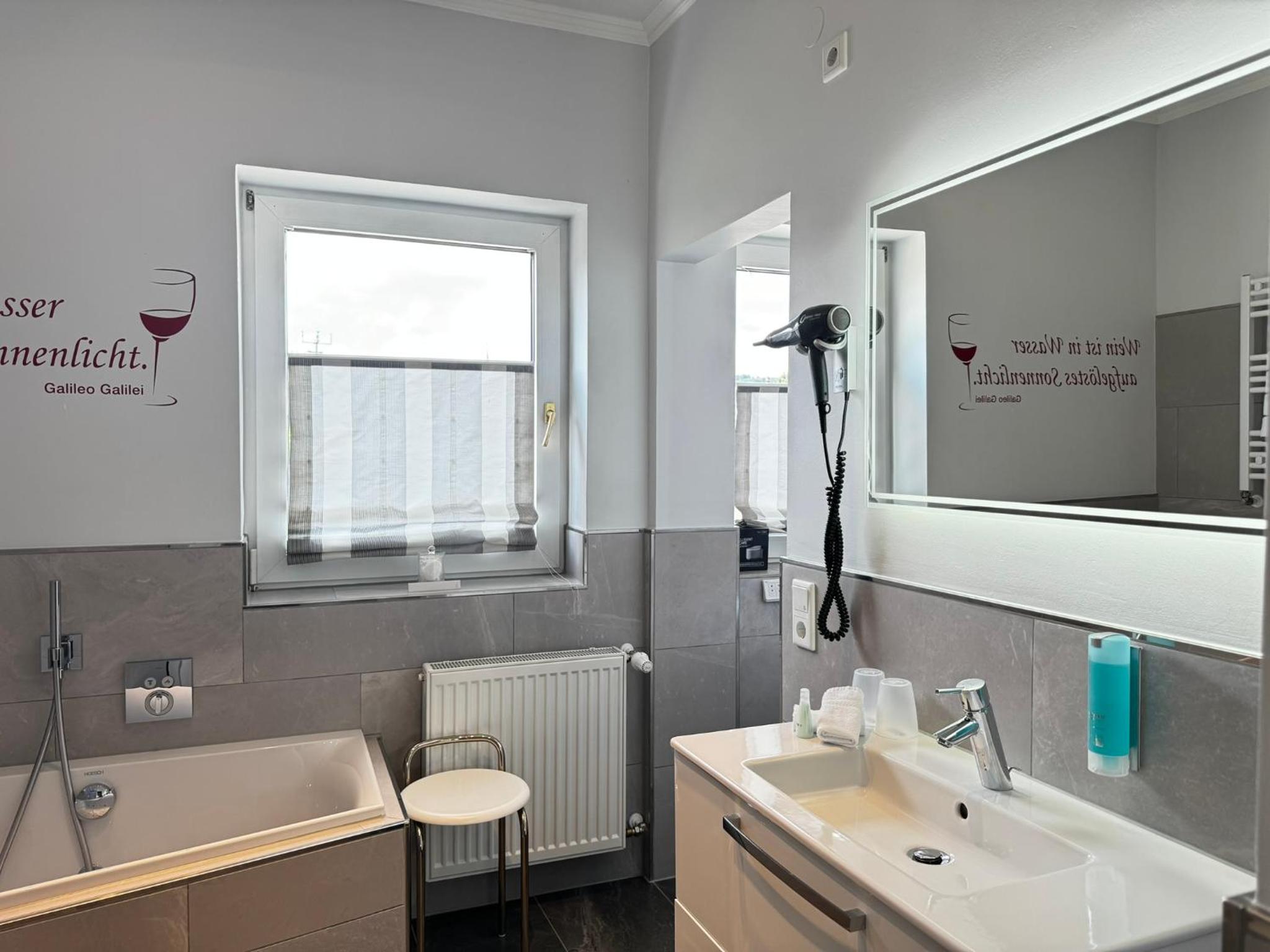 Comfort Doppelzimmer mit Rheinblick - Photo 26