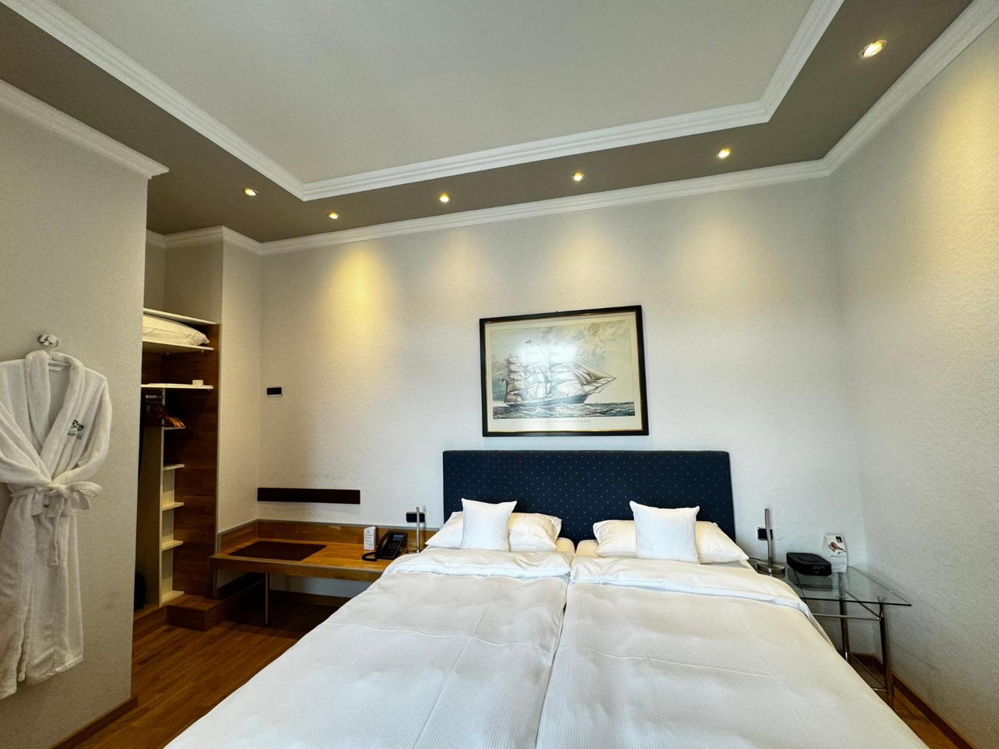 Standard Double Room - Photo 7