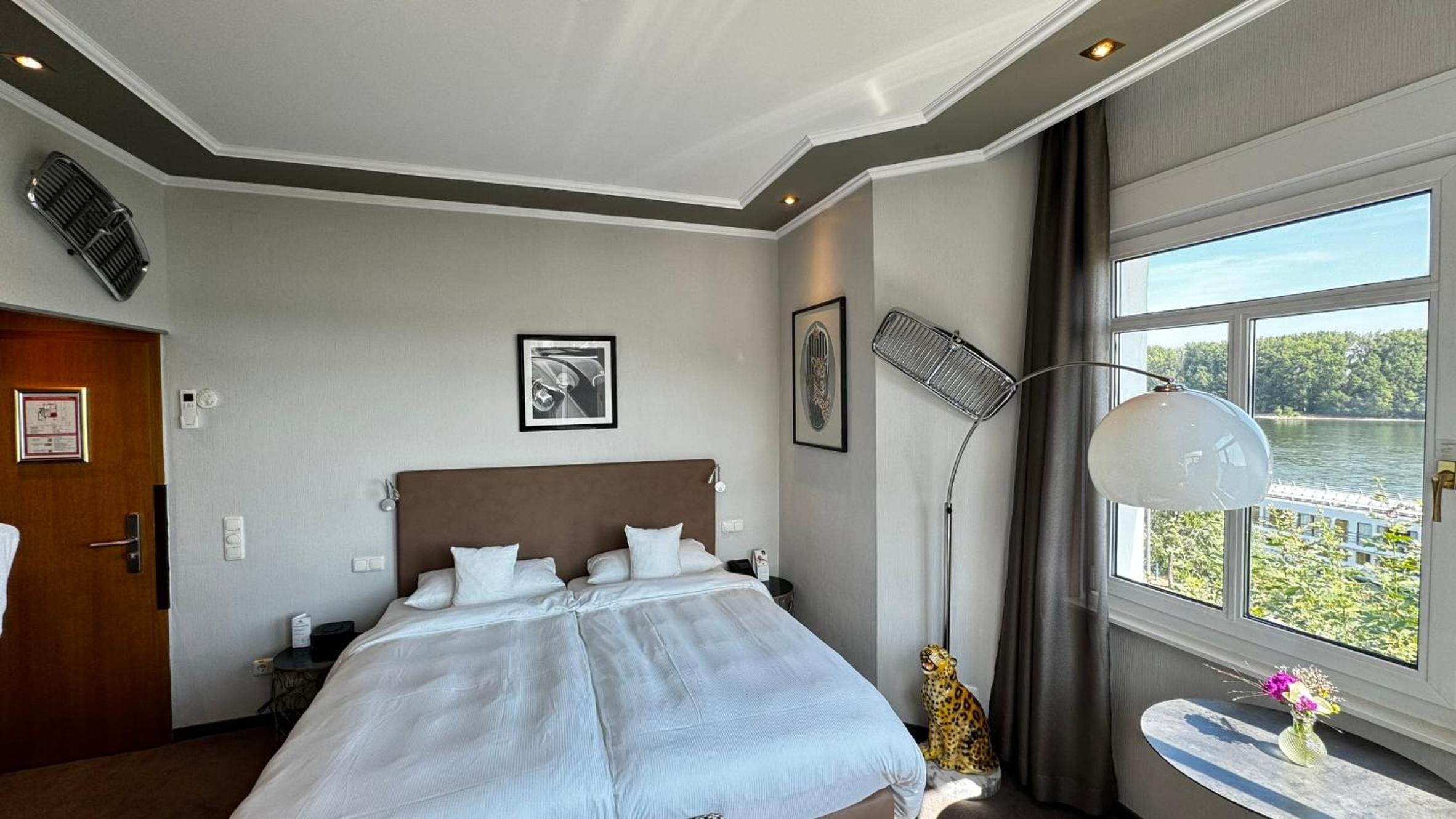 Standard Double Room - Photo 16