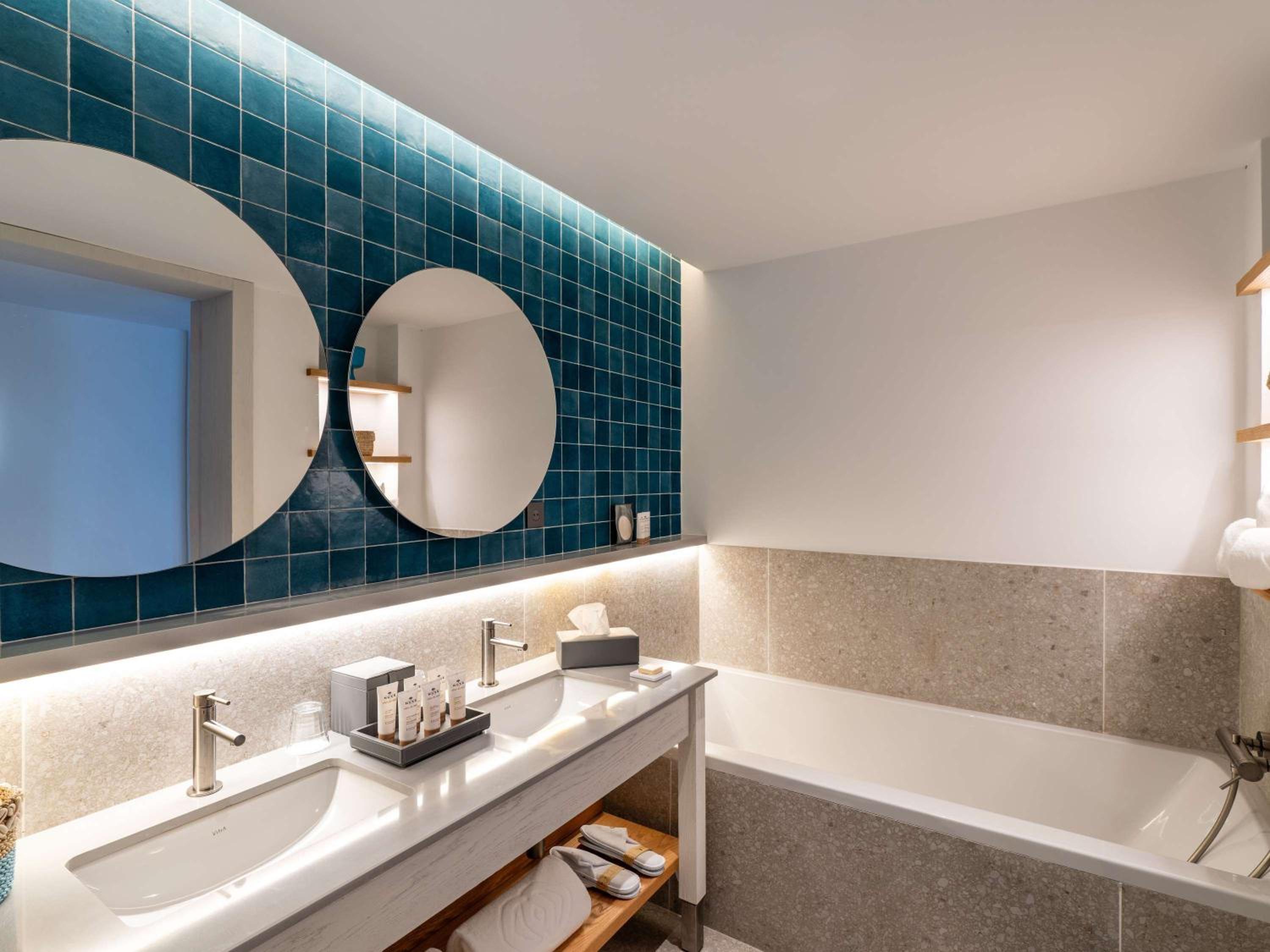 Prestige King Suite with Terrace and Pool & Sea View - Photo 3