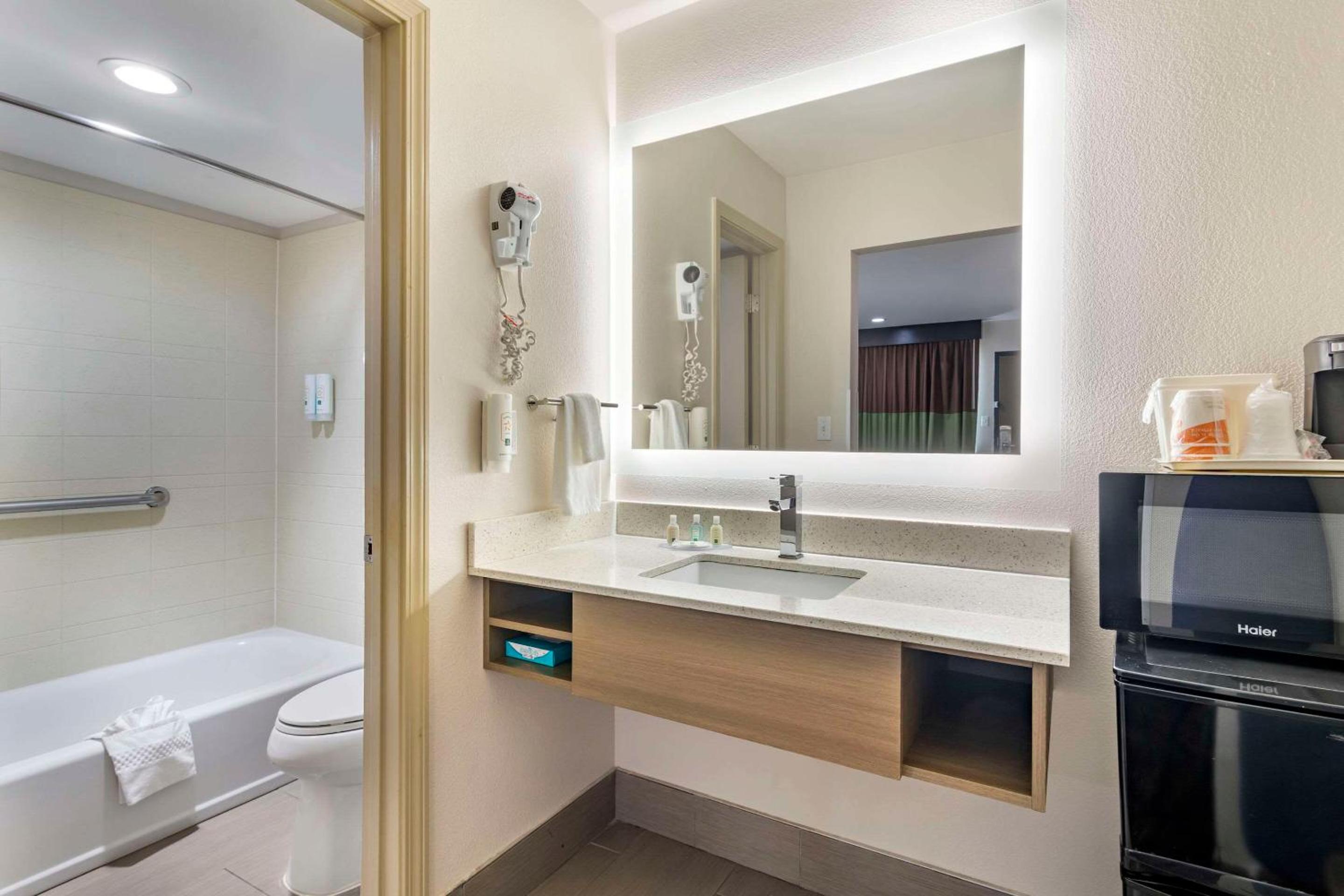 Double Room with Two Double Beds - Ground Floor - Photo 4