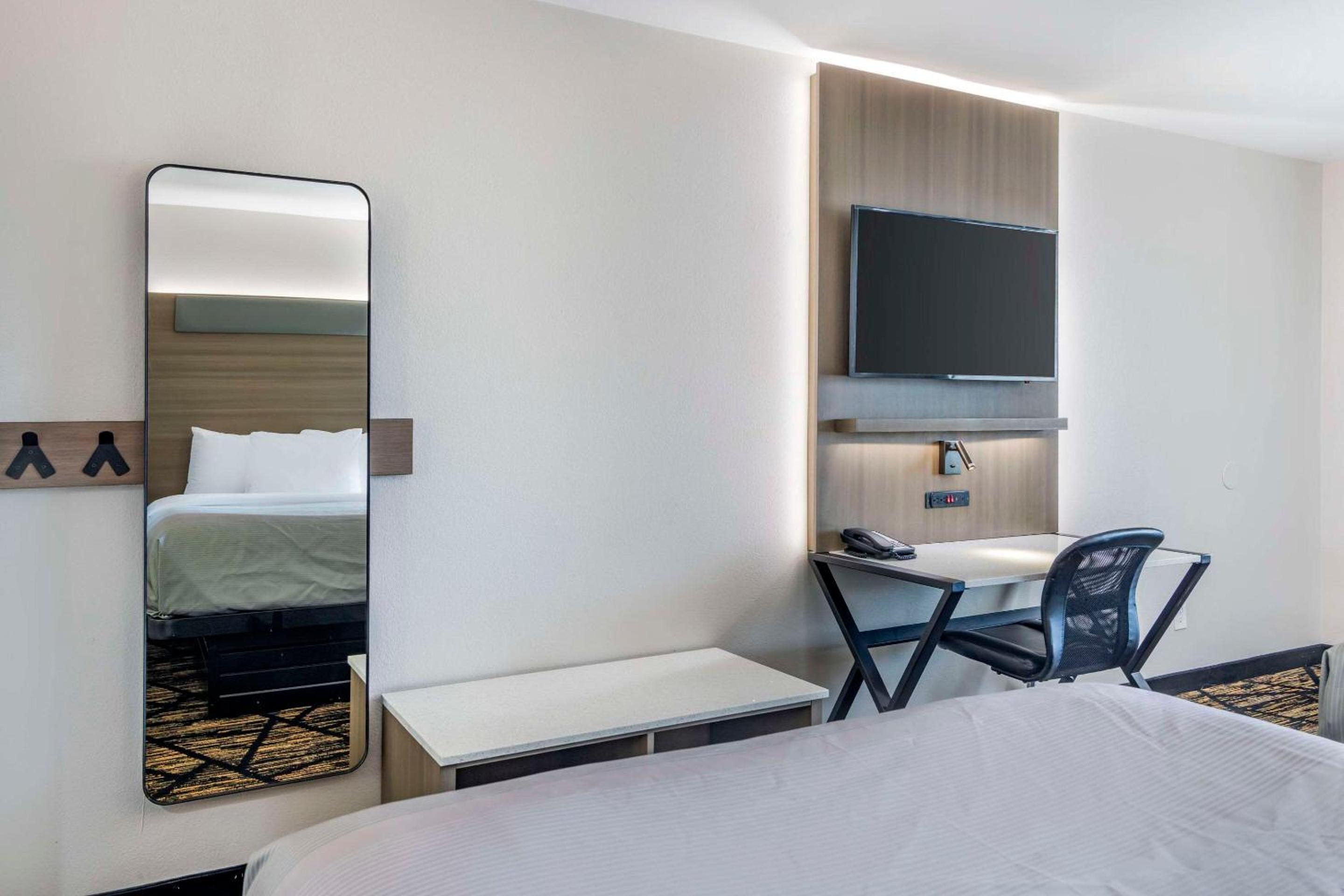 Double Room with Two Double Beds - Ground Floor - Photo 5