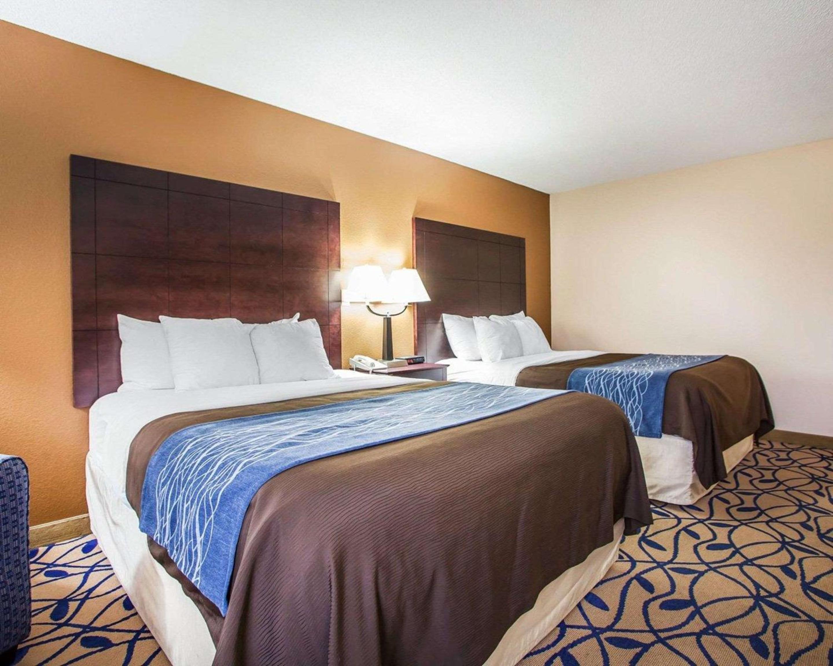 Queen Room with Two Queen Beds - Photo 1