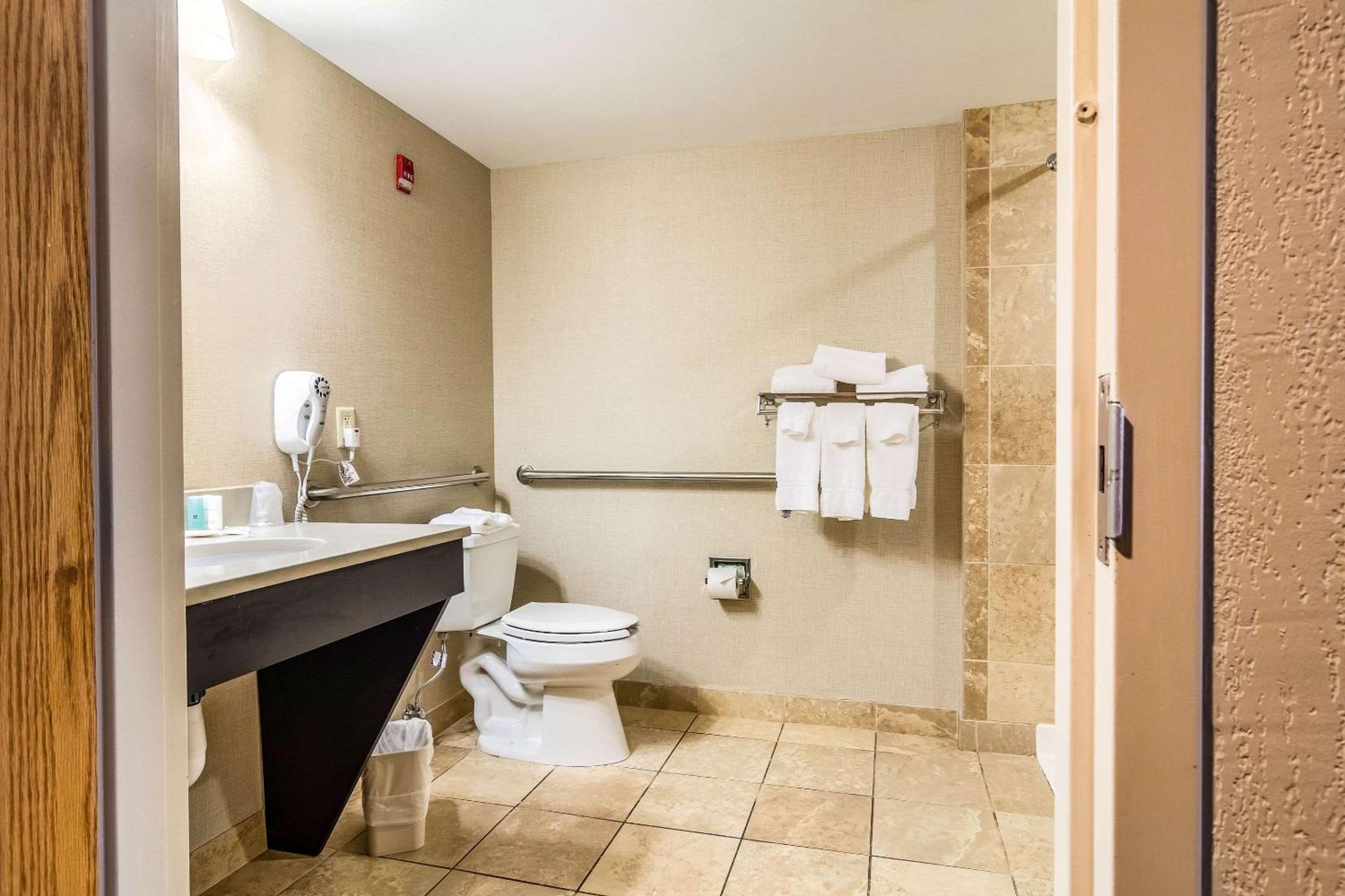 King Room - Disability Access/Non-Smoking - Photo 4