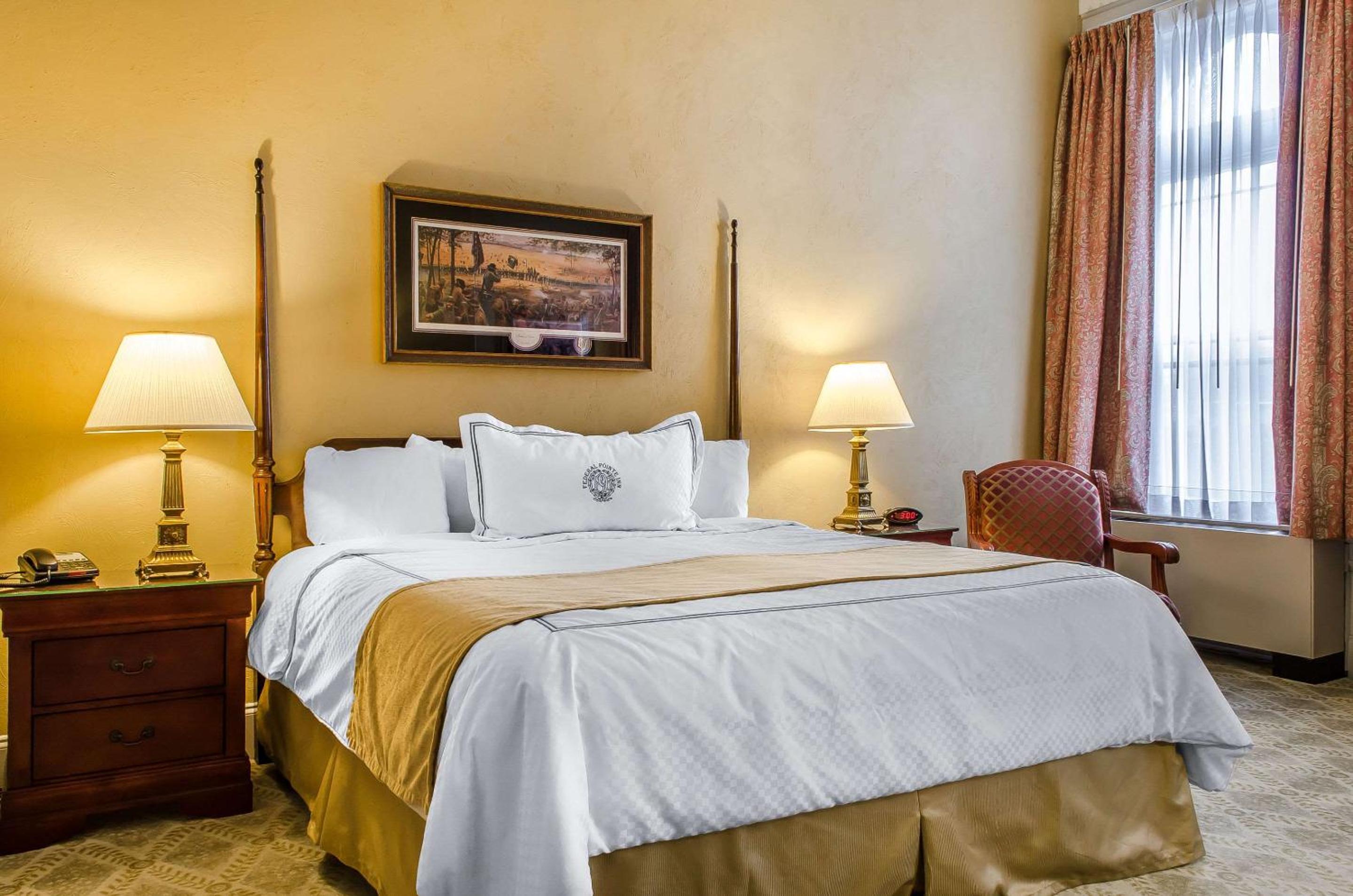 King Room - Accessible/Non-Smoking - Photo 1