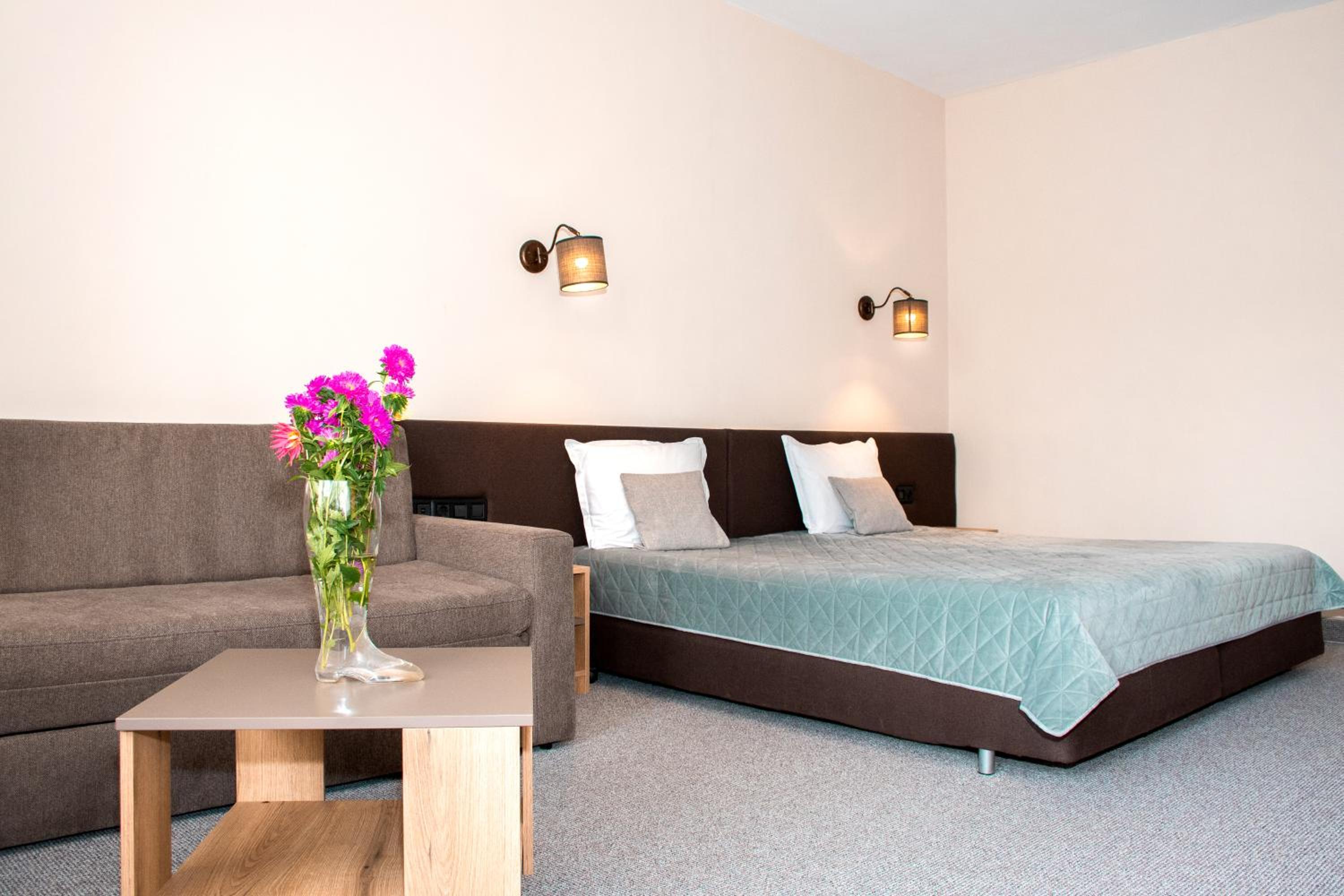 Deluxe Double Room with Balcony photo 2