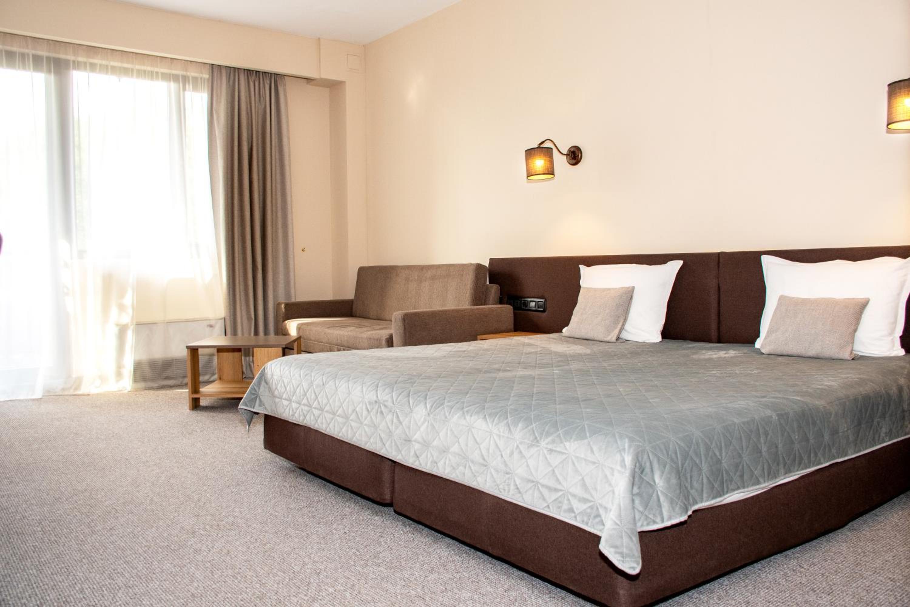 Deluxe Double Room with Balcony photo 1