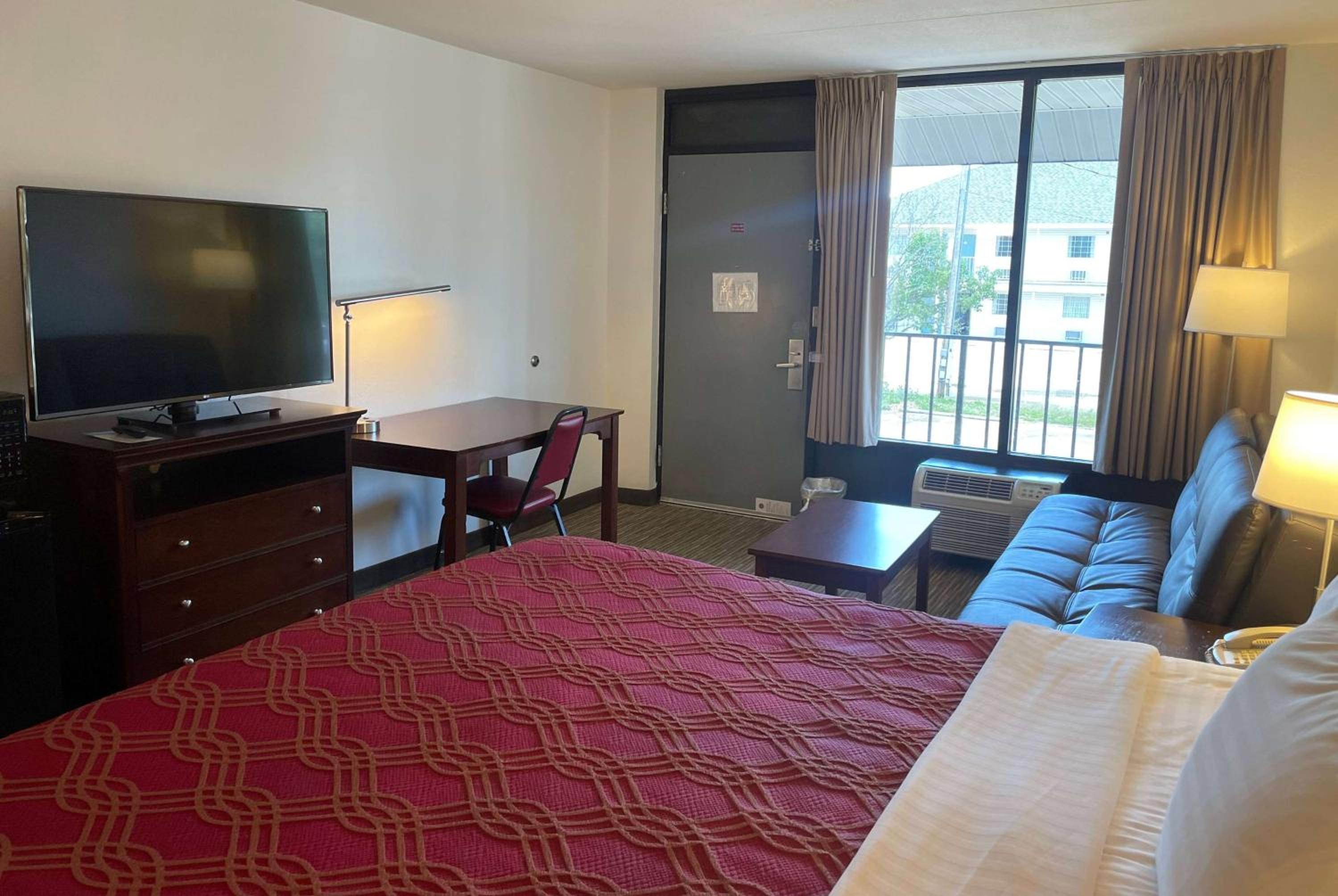 Executive King Room - Non-Smoking