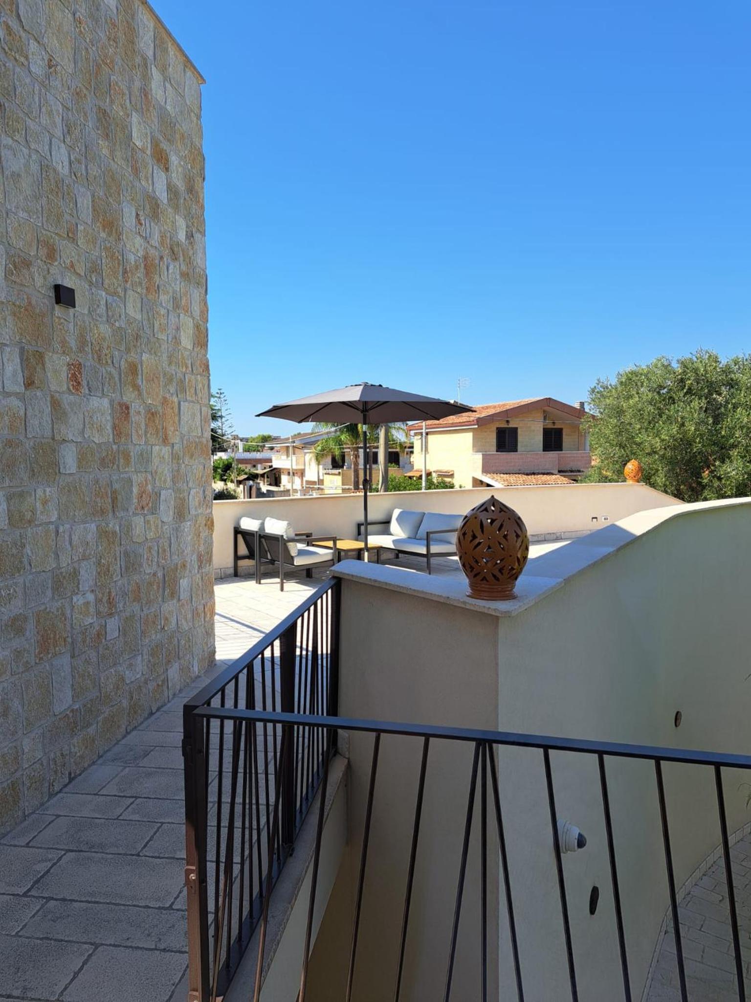 Deluxe Double Room with Balcony photo 2