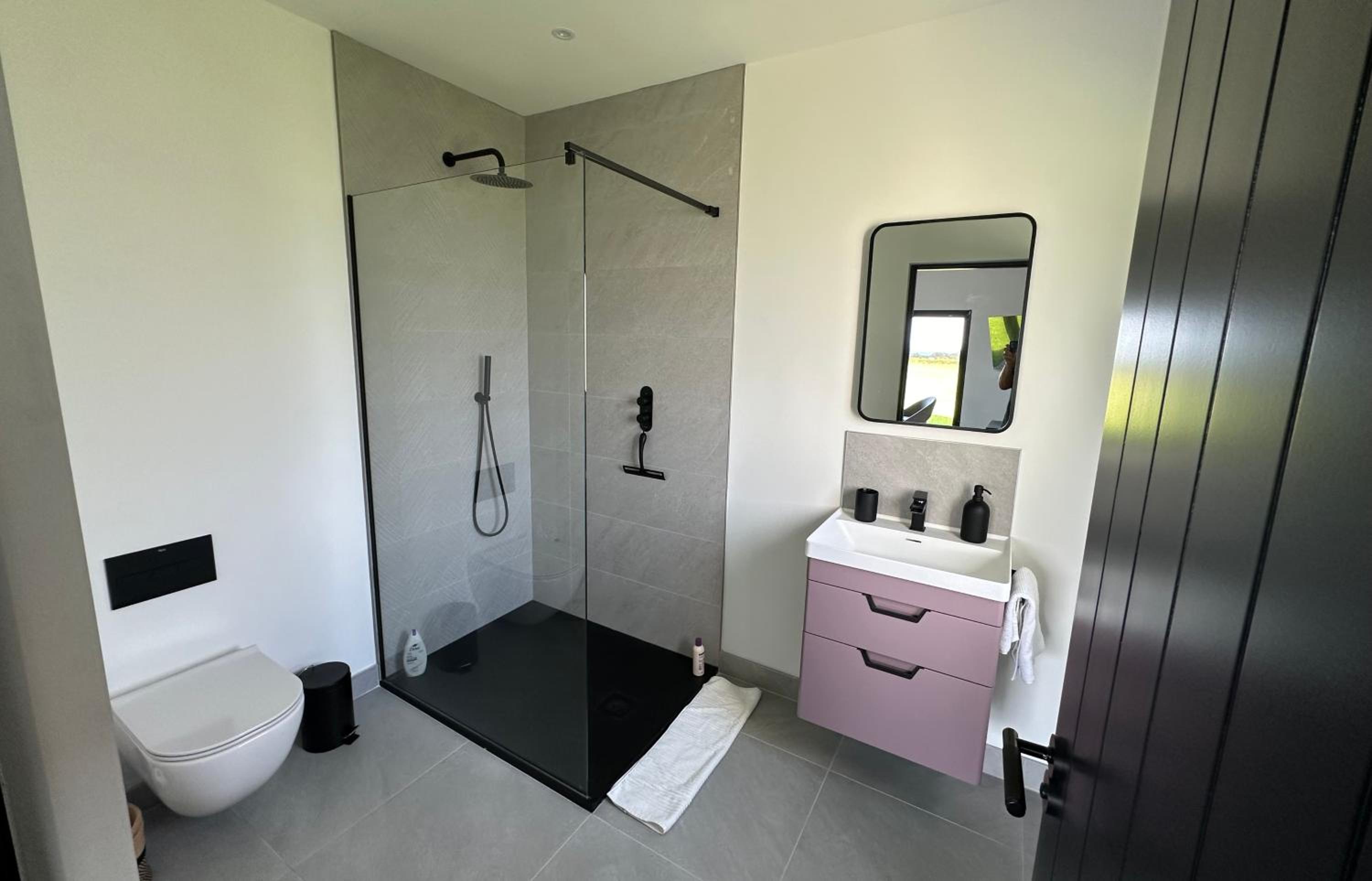 King Room with Lake View photo 2