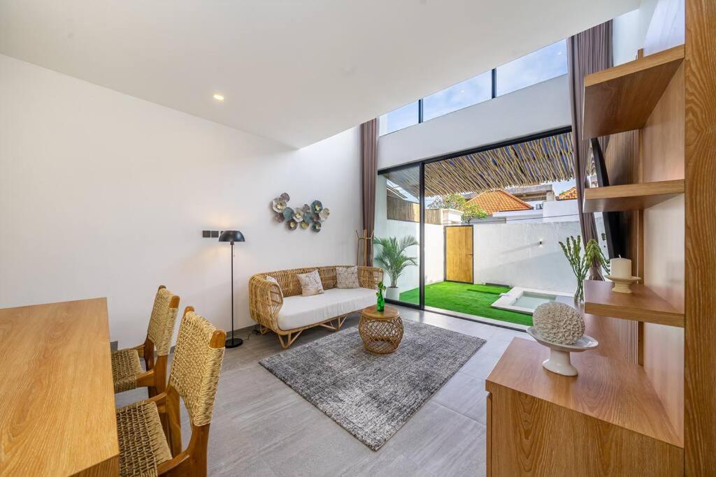 Villa photo 2