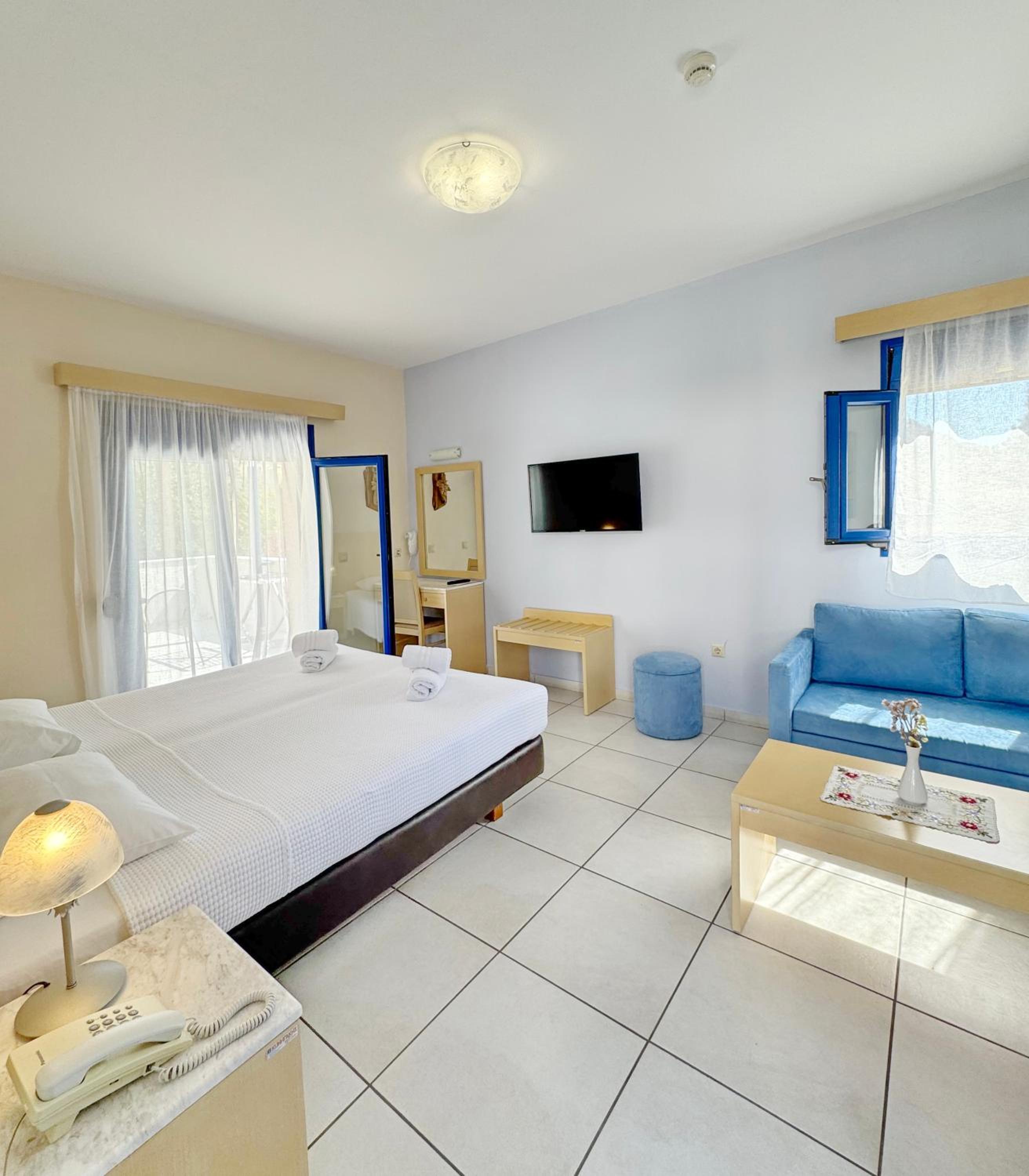 Double Room - Photo 15