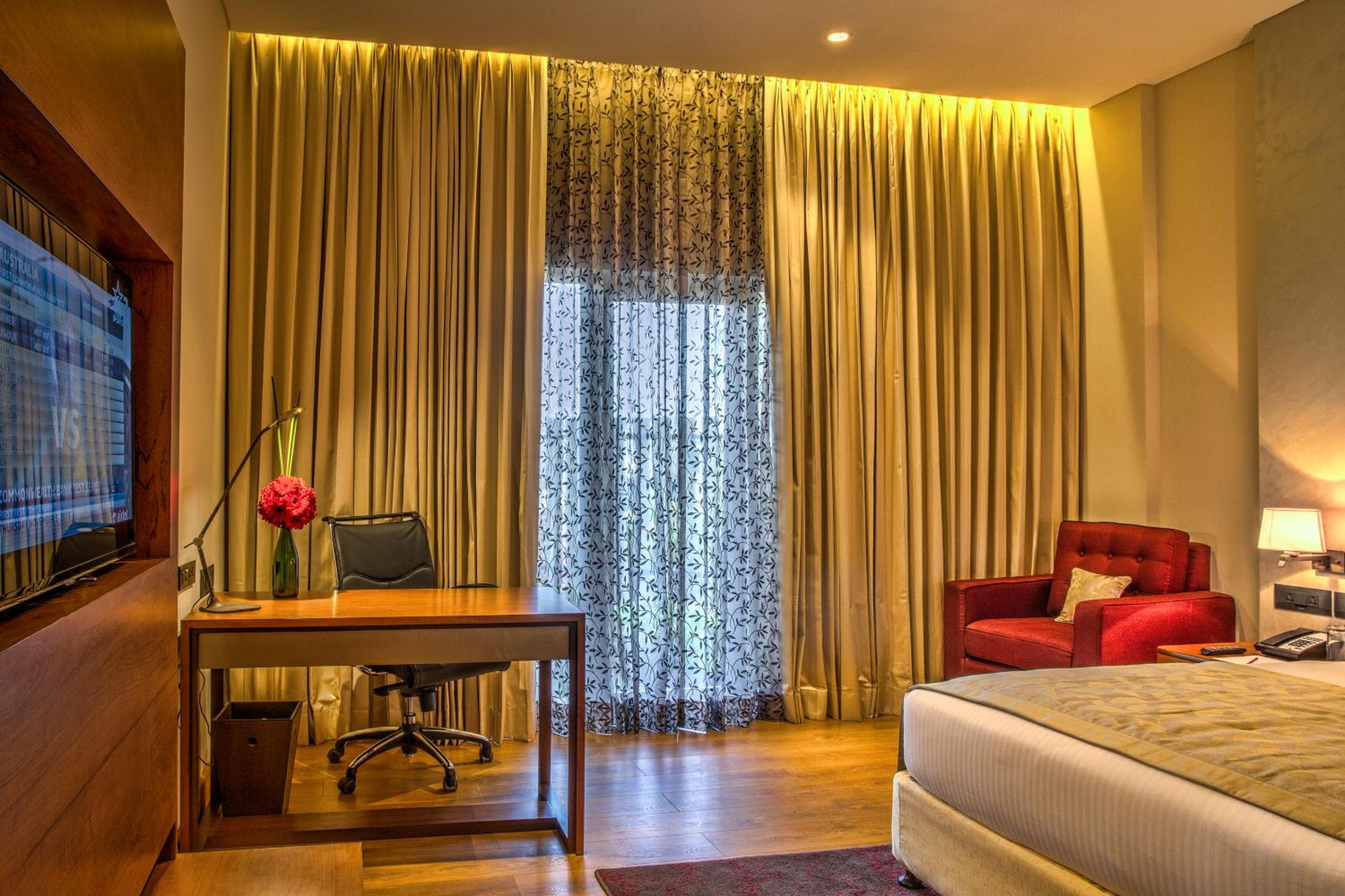 Wine themed suite with private garden