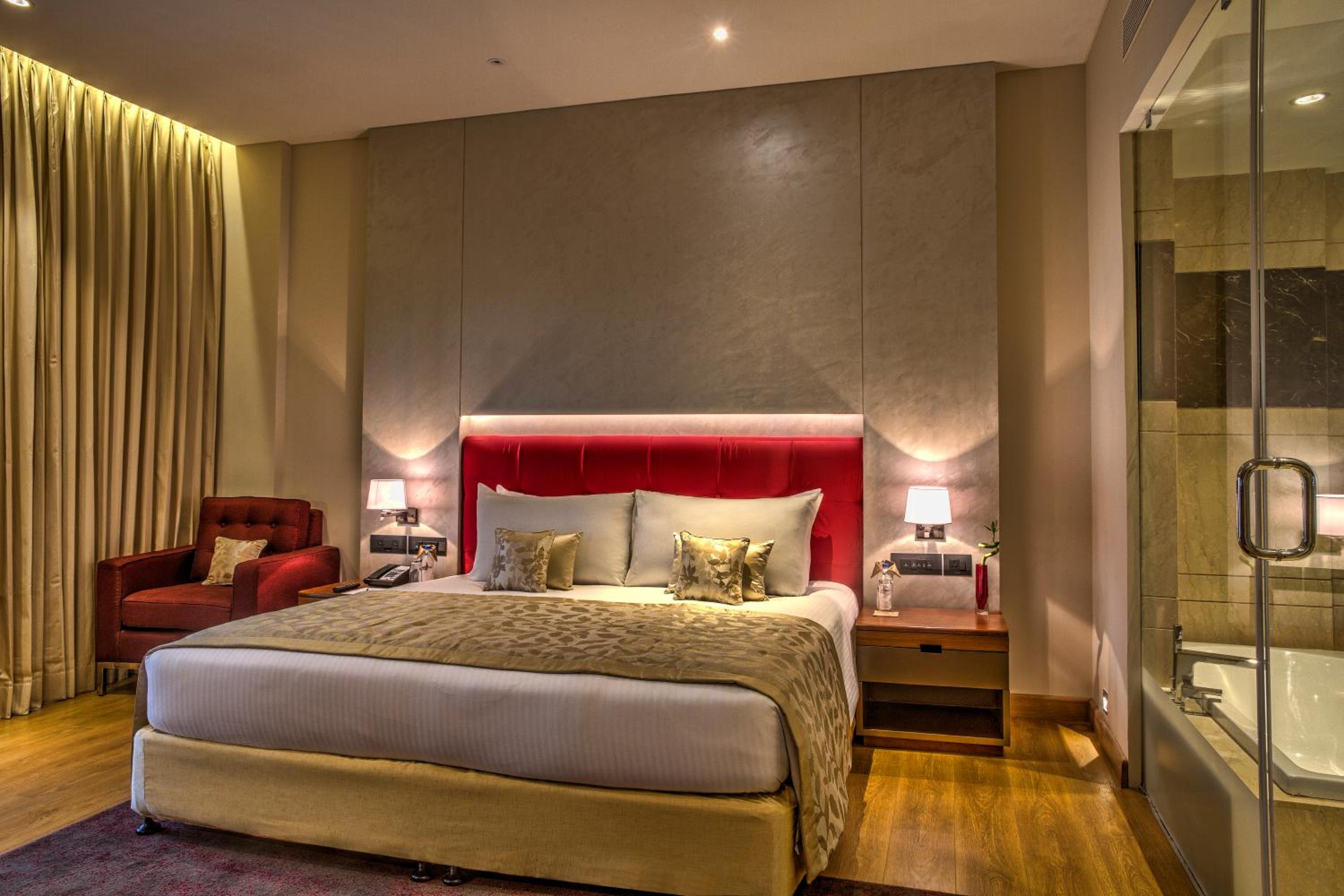 Wine themed suite with private garden