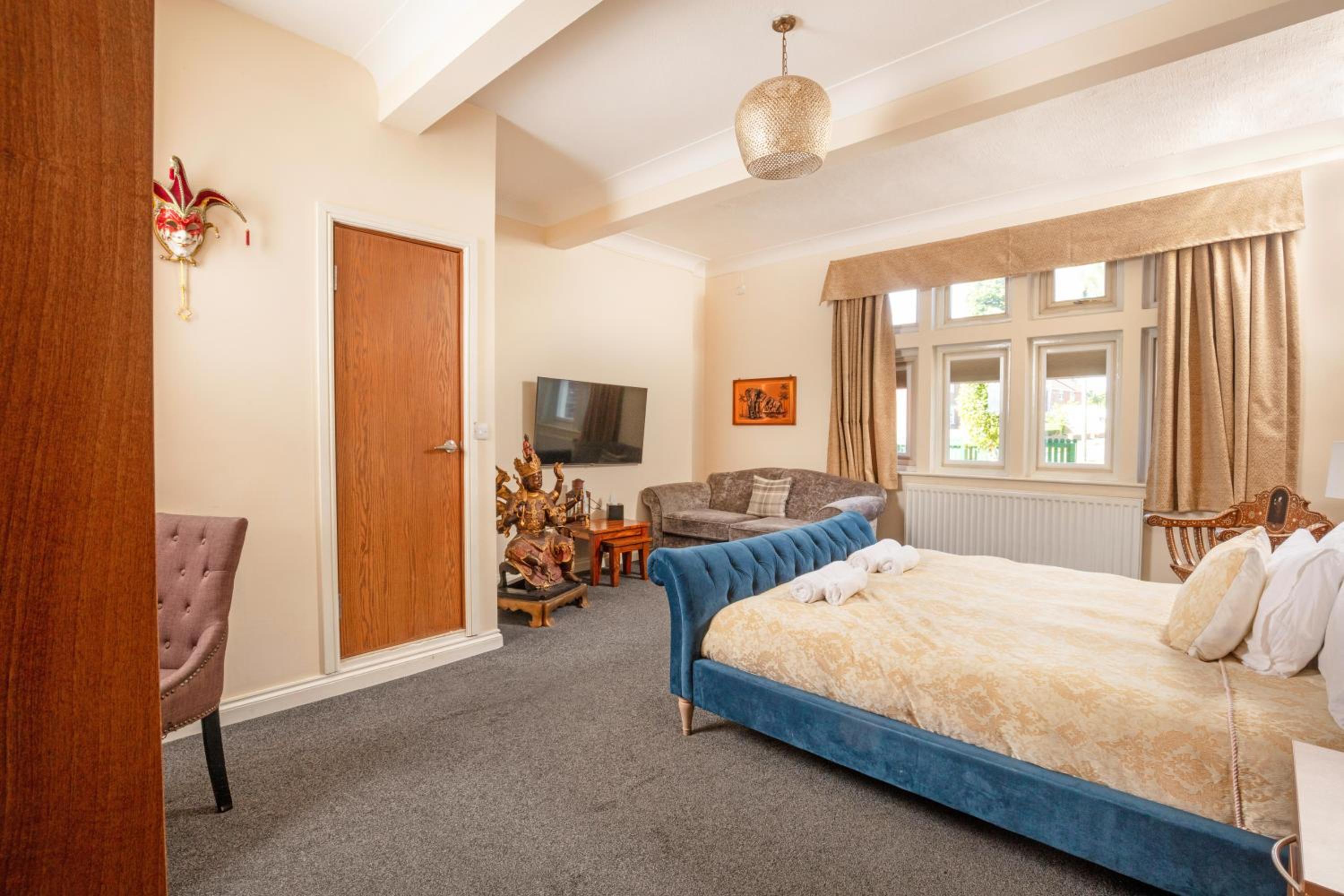 Deluxe King Room - Photo 1