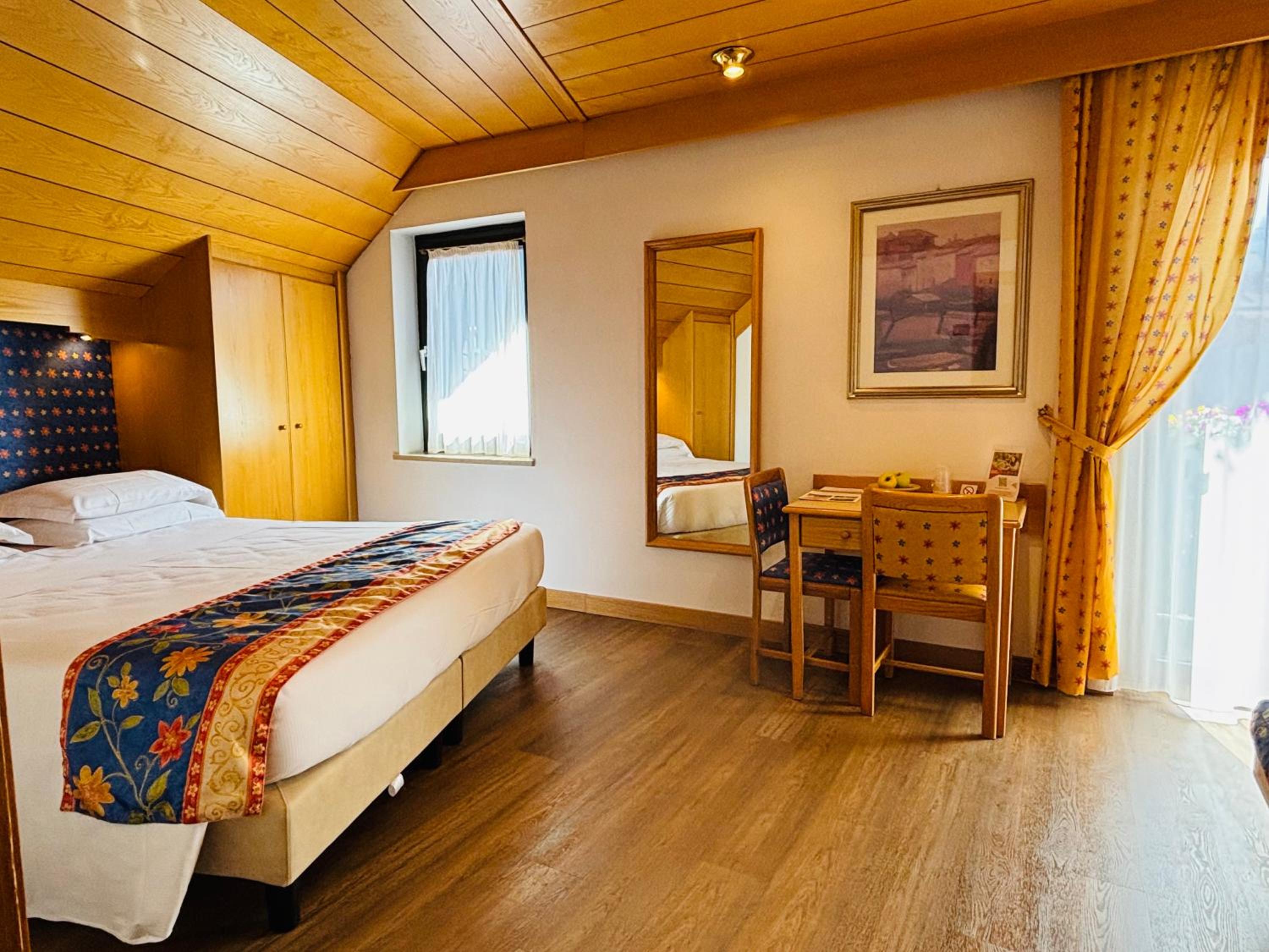 Classic Double or Twin Room - Photo 3