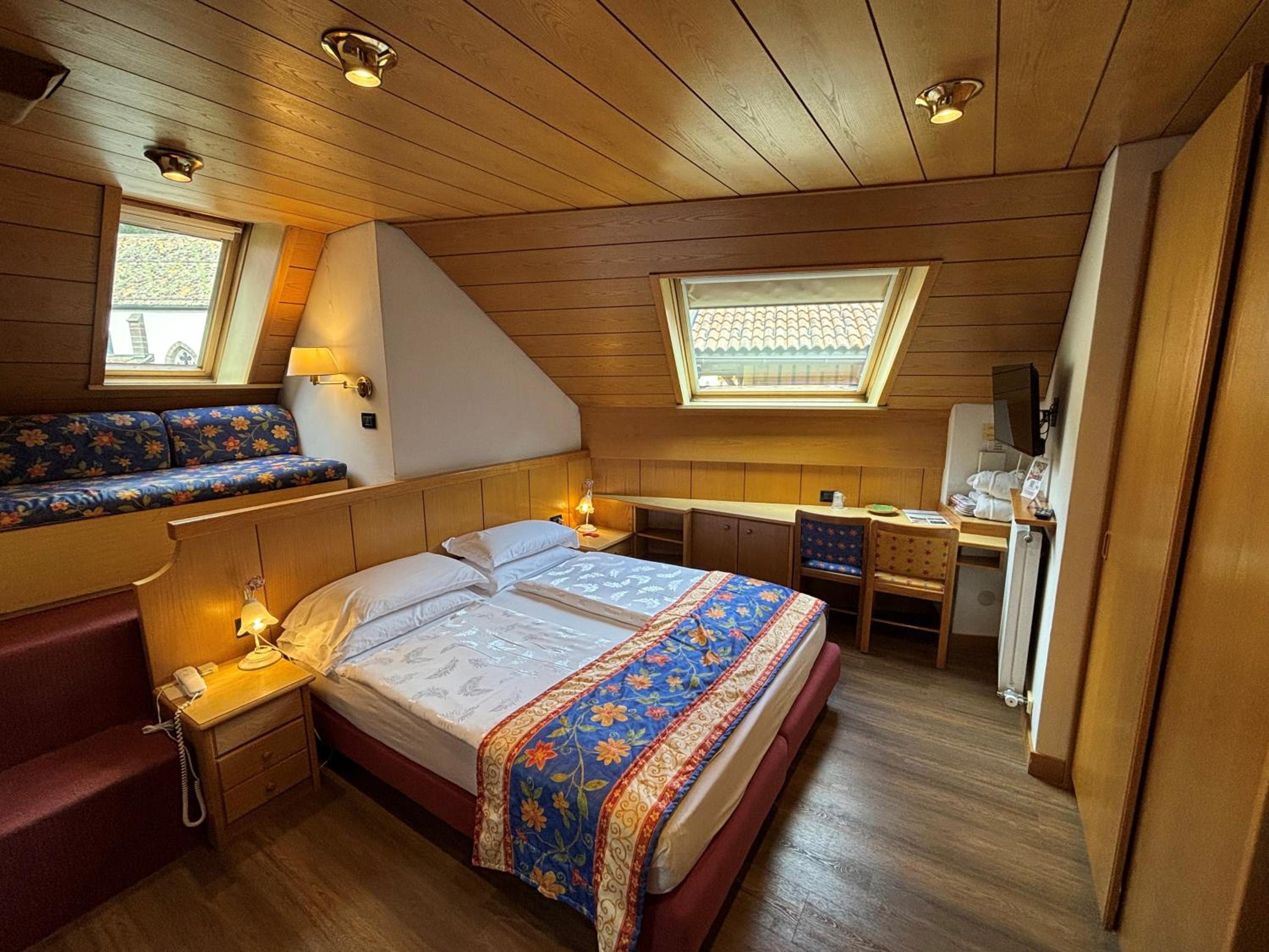 Classic Double or Twin Room - Photo 5