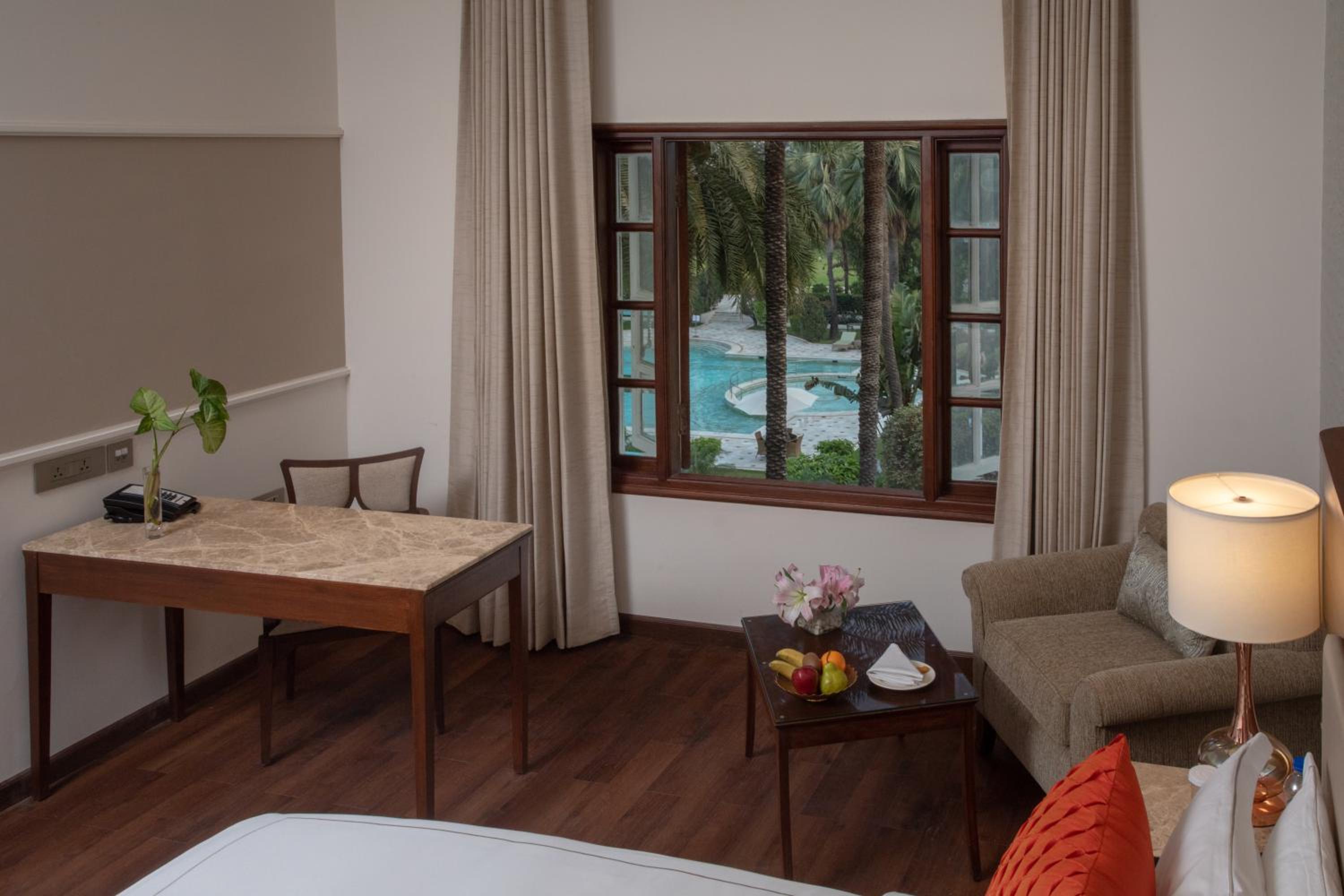 Superior Room Twin Bed Pool View - Photo 2