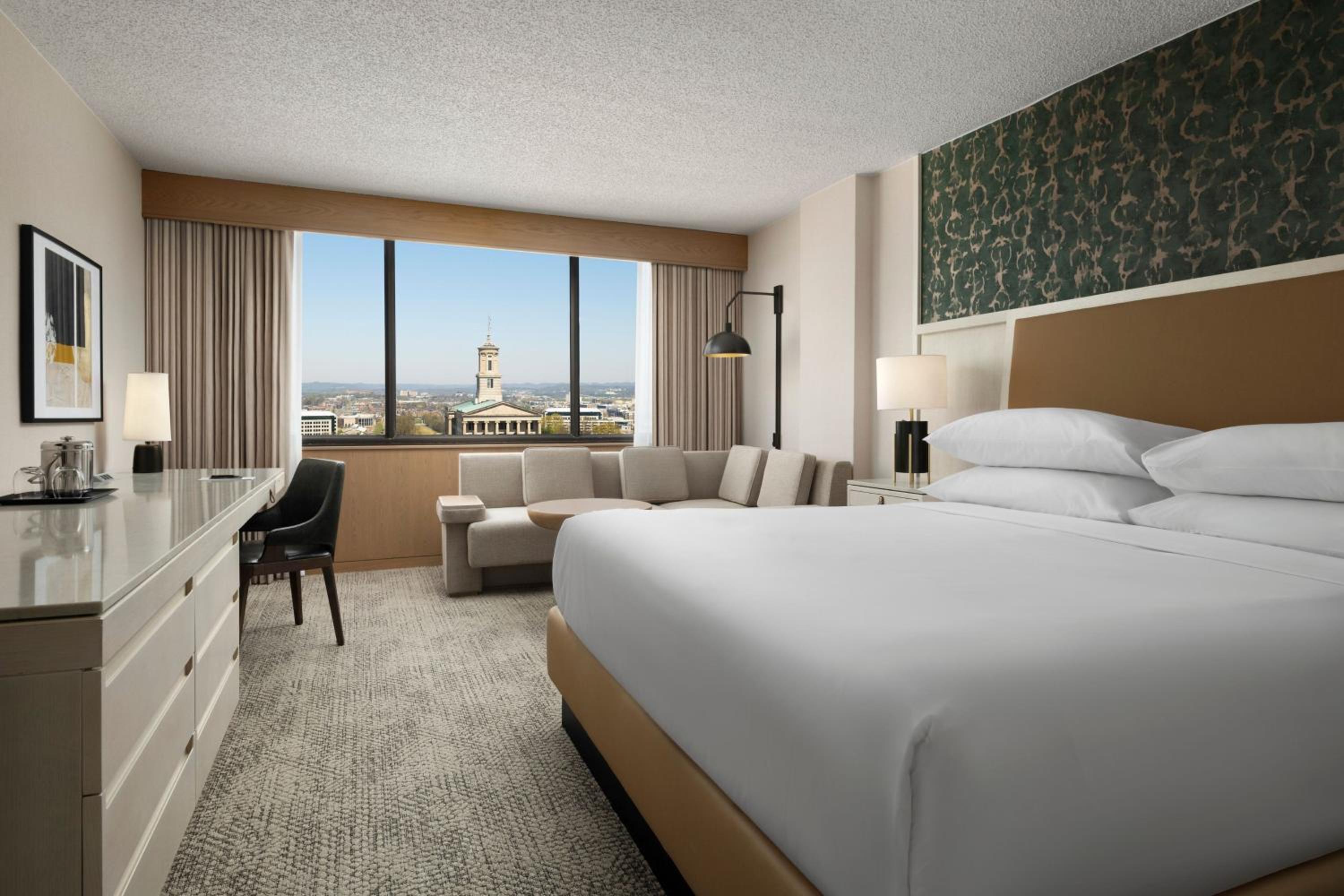 Executive, Guest room, 1 King - Photo 3