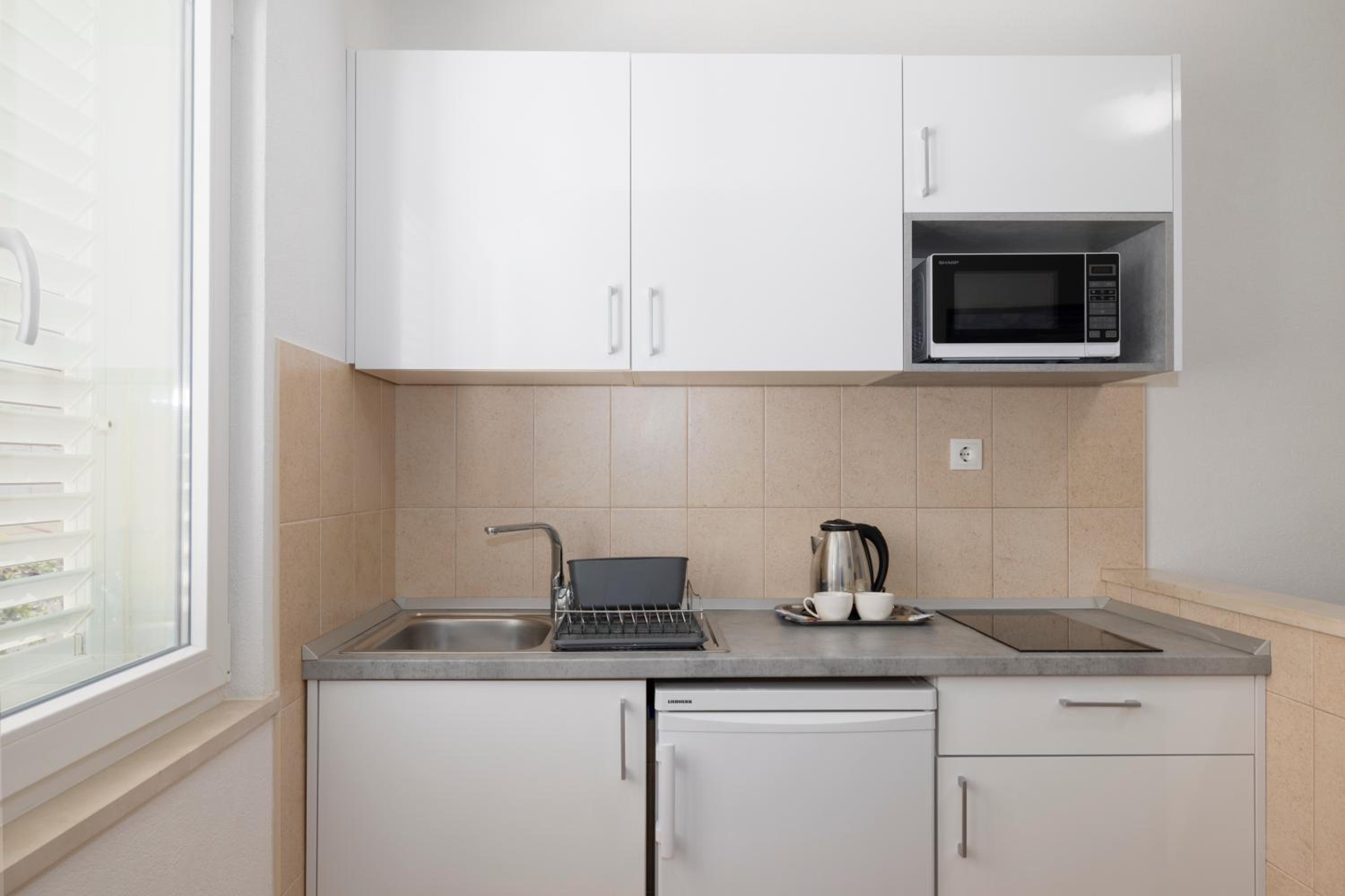 Apartment with Terrace - Photo 22