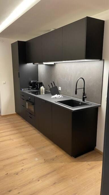 Three-Bedroom Apartment with Mountain View photo 3