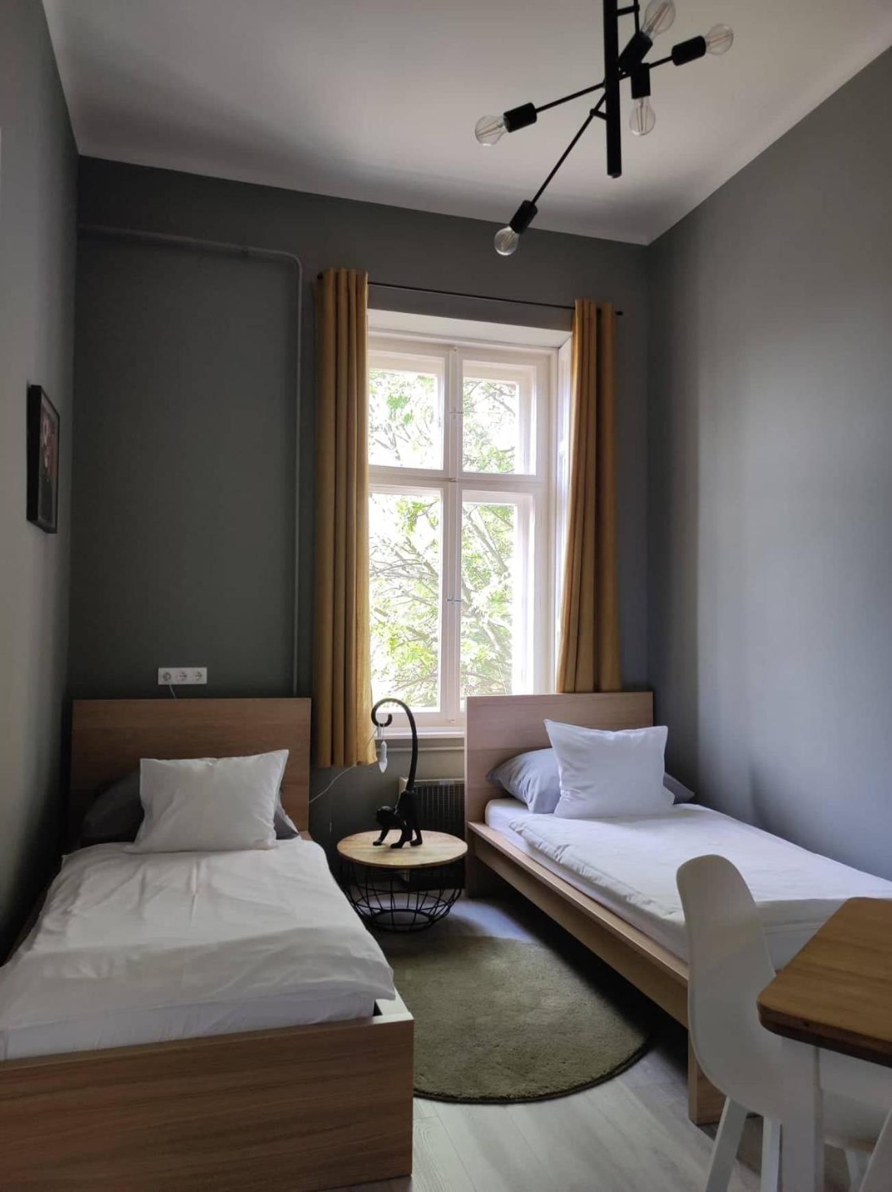 Quadruple Room with Bathroom - Photo 1