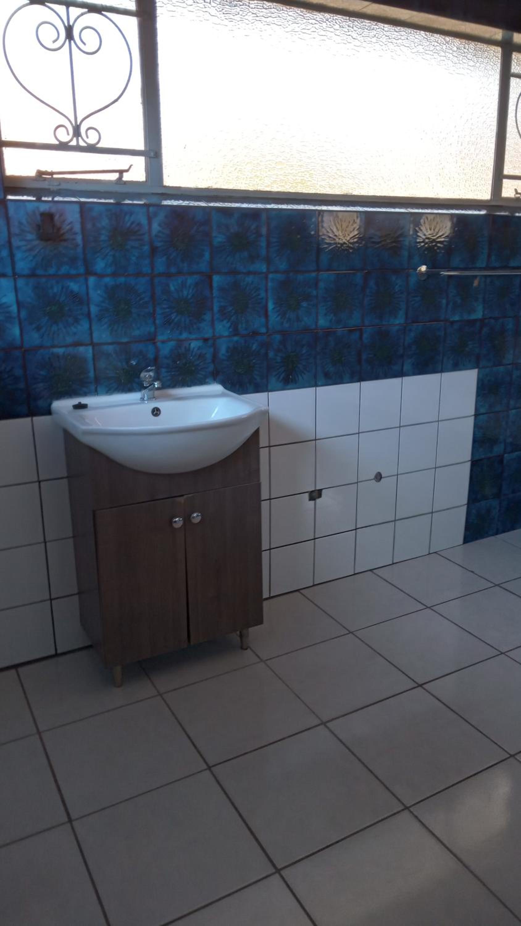 Triple Room with Bathroom photo 2