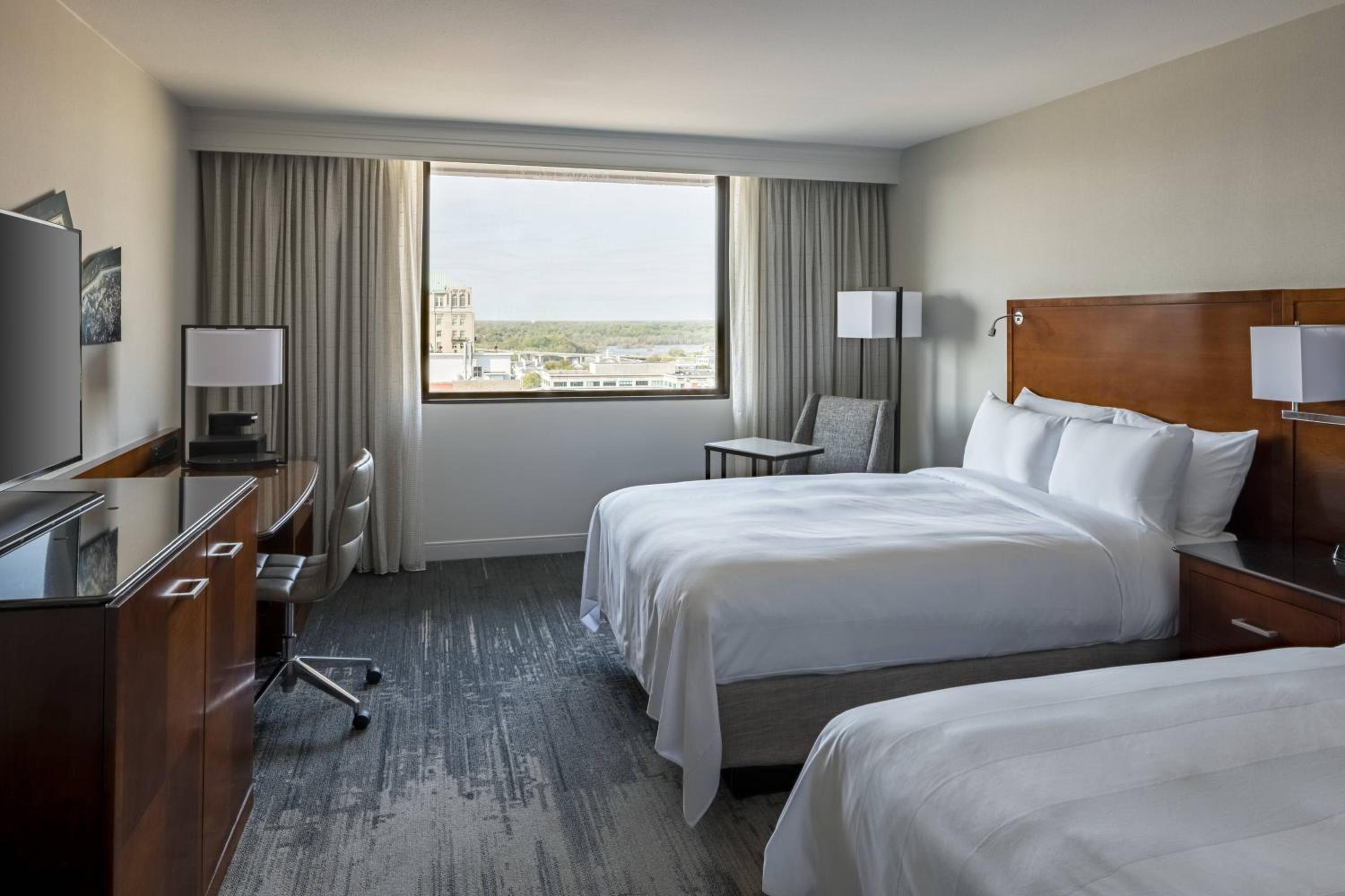 Guest Room with 2 Double Beds - Photo 6